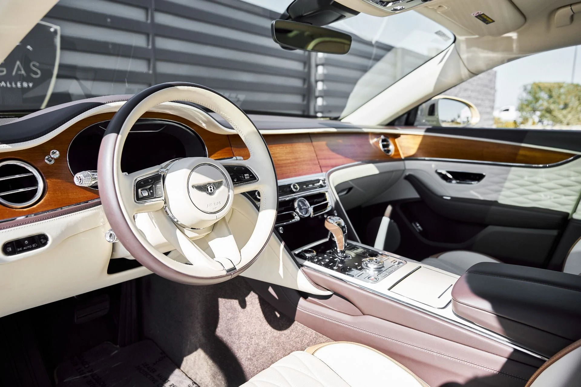 mph001_3320578758_Used_2023_Bentley_Flying_Spur_Hybrid_Odyssean_Edition_1770692417_4330c0e069