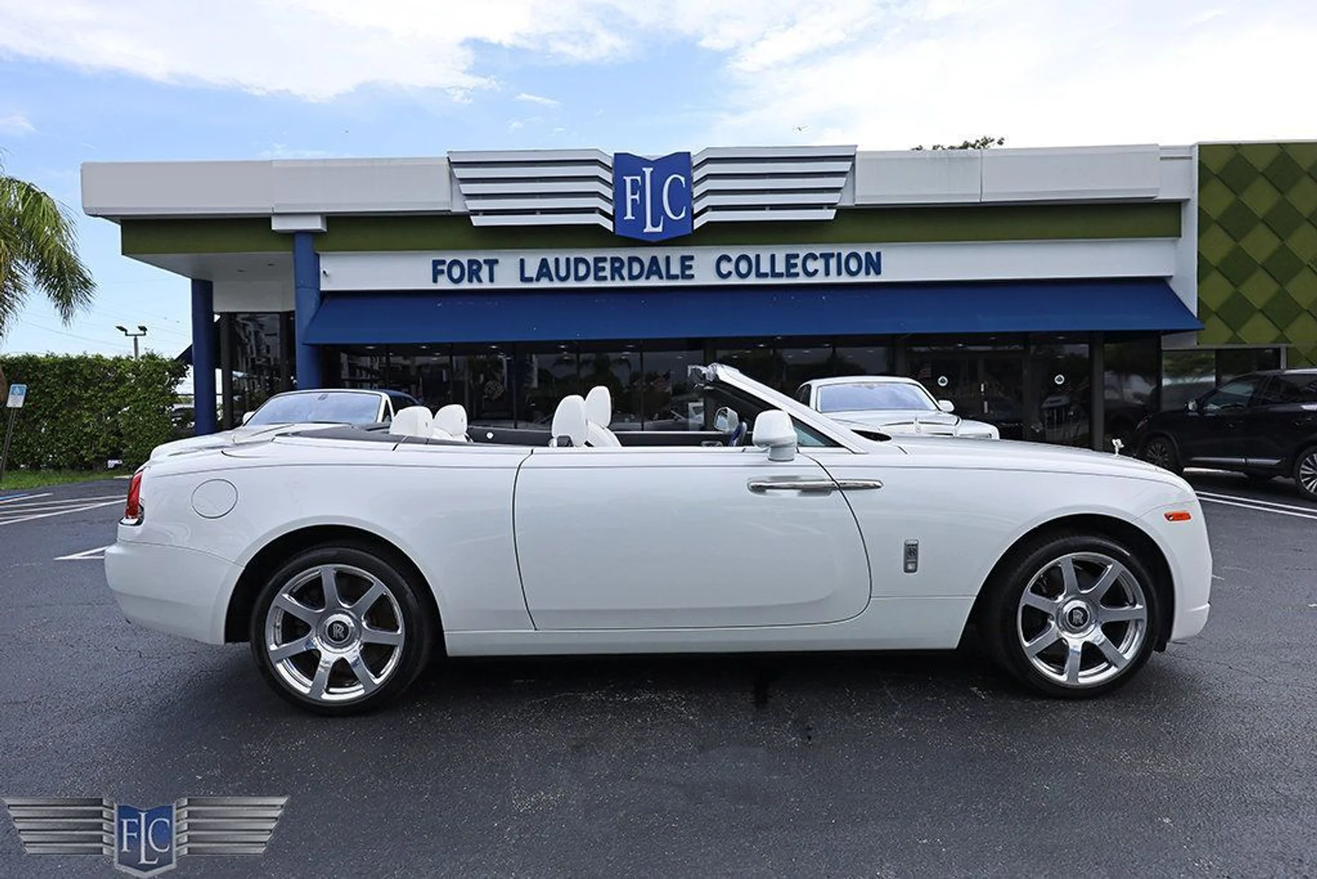 mph001_3321192534_used_2018_rolls_royce_dawn_convertible_6305_22879158_2_1024_1eec0b47db
