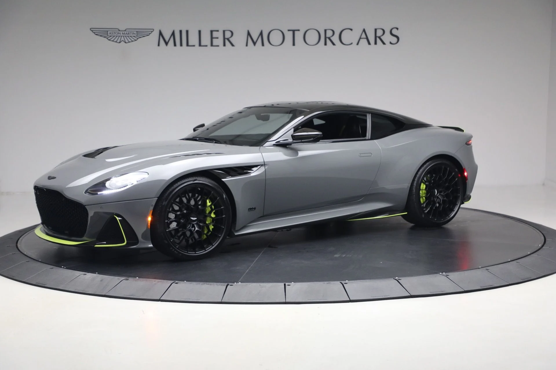 mph001_3331975204_Used_2023_Aston_Martin_DBS_770_Ultimate_1786363391_9584559220