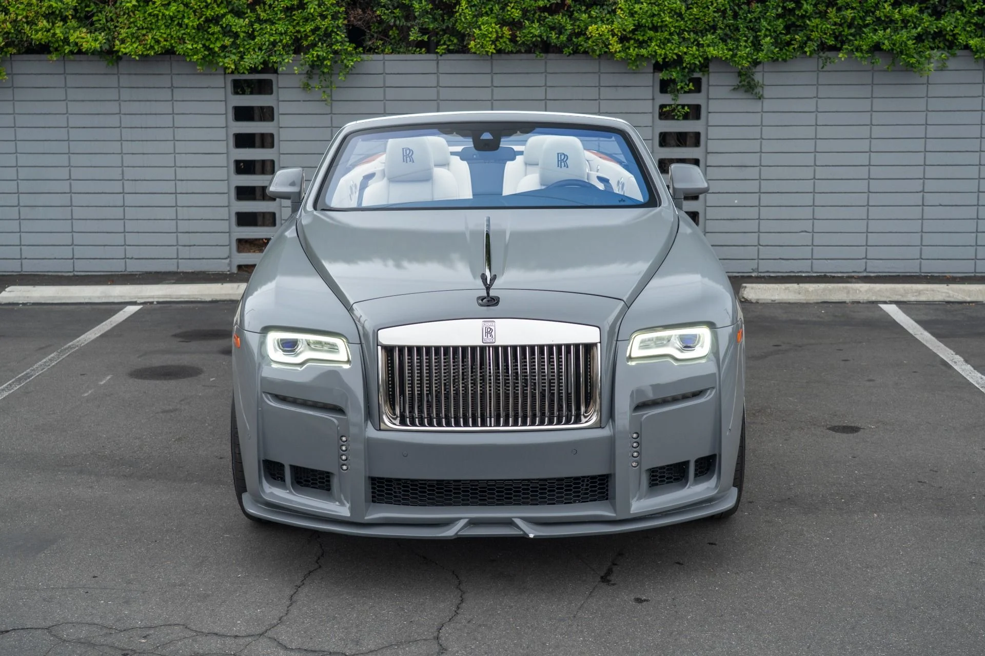 mph001_333251158_Used_2017_Rolls_Royce_Dawn_1759961826_491a64009f