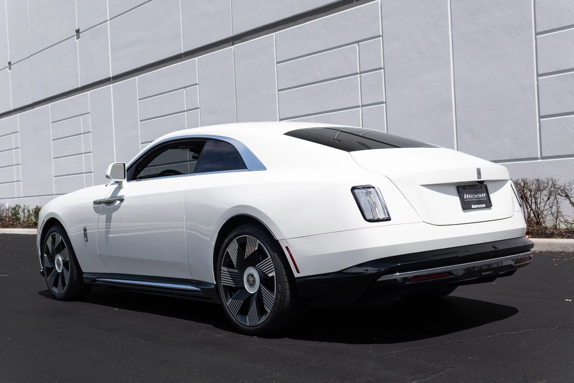 mph001_3339561249_Used_2024_Rolls_Royce_Spectre_1775023108_2ce1140632