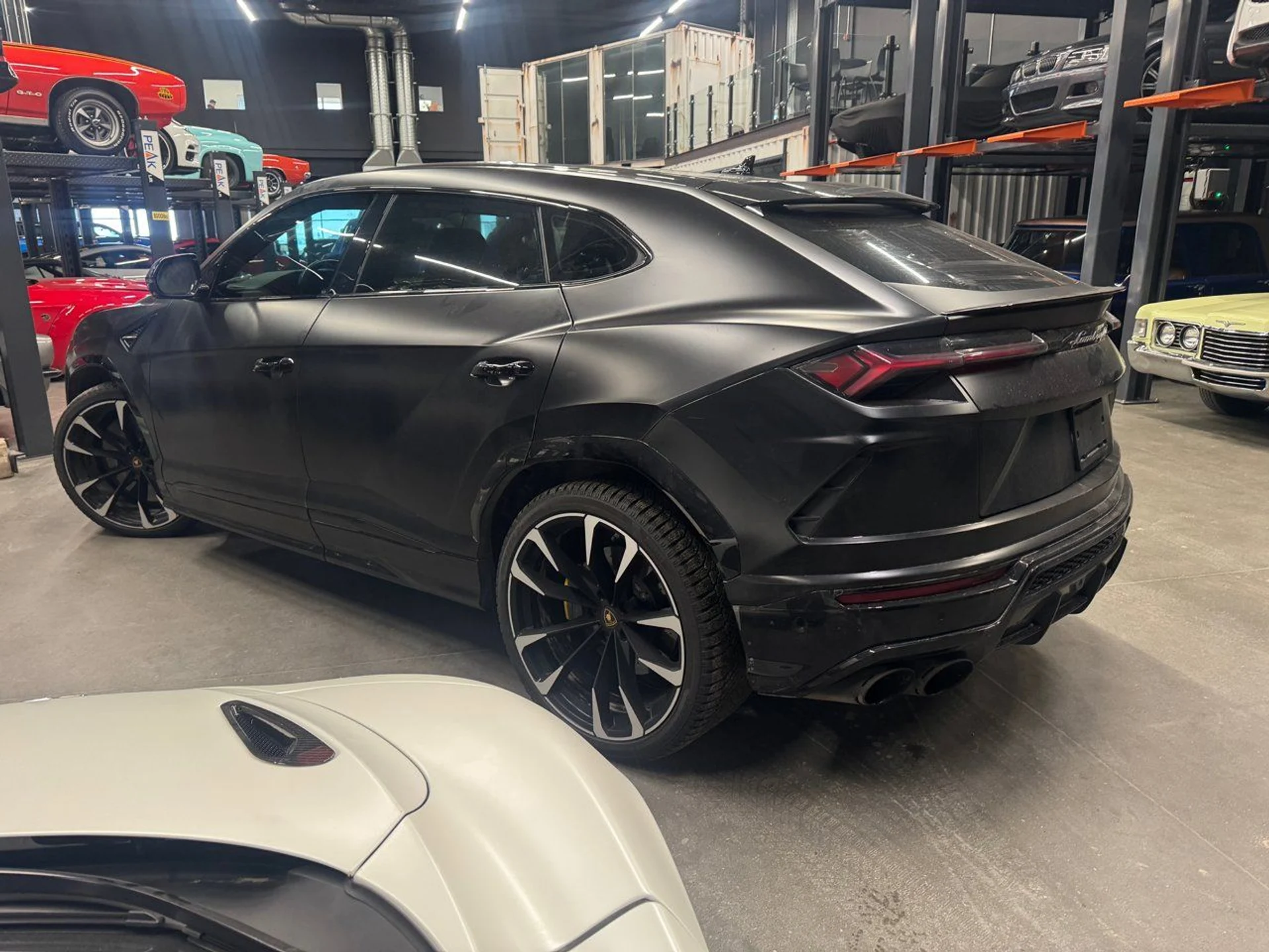 mph001_3351022933_lamborghini_urus_2020_45768765a9