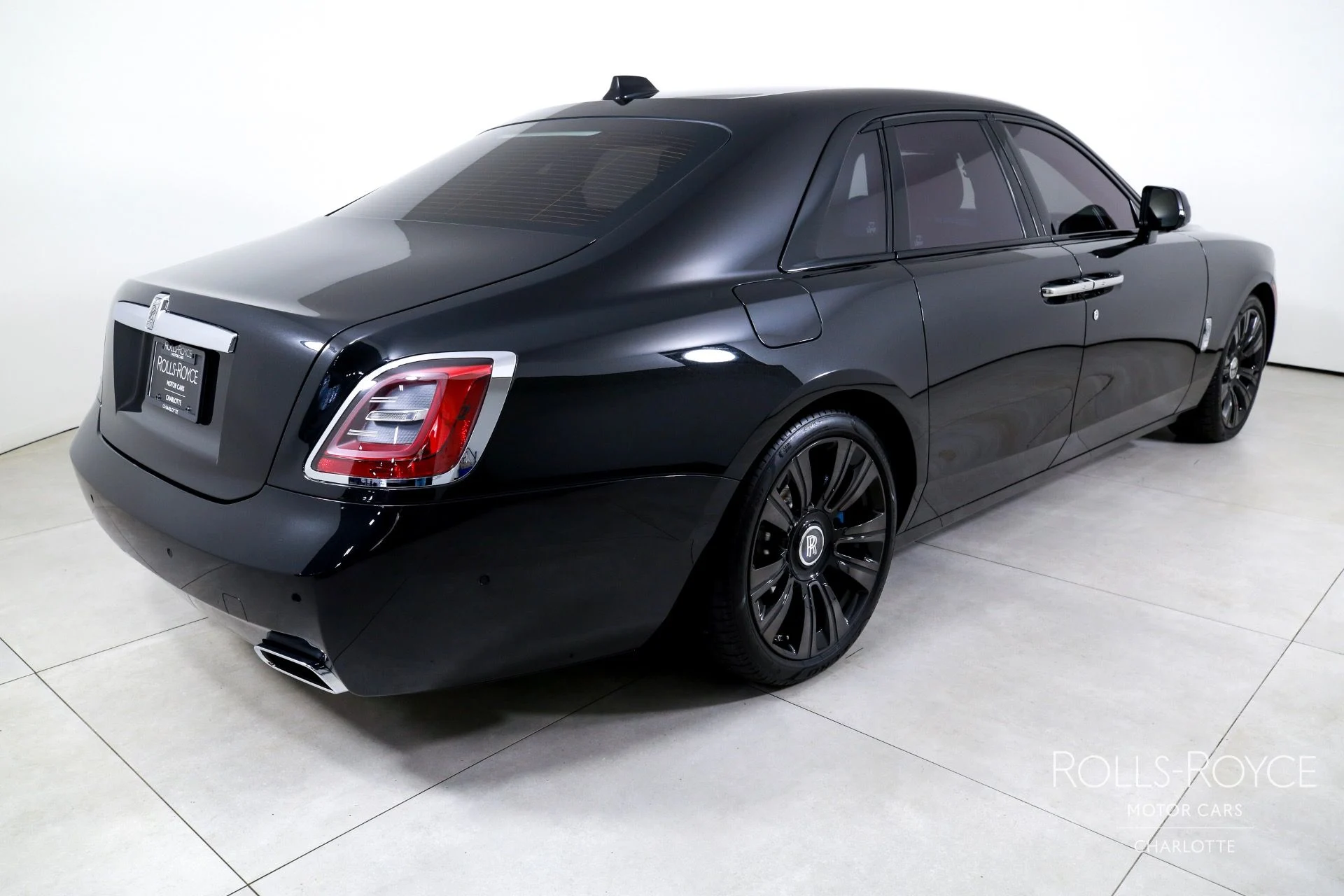 mph001_3353130003_Used_2024_Rolls_Royce_Ghost_1755798774_e148798267