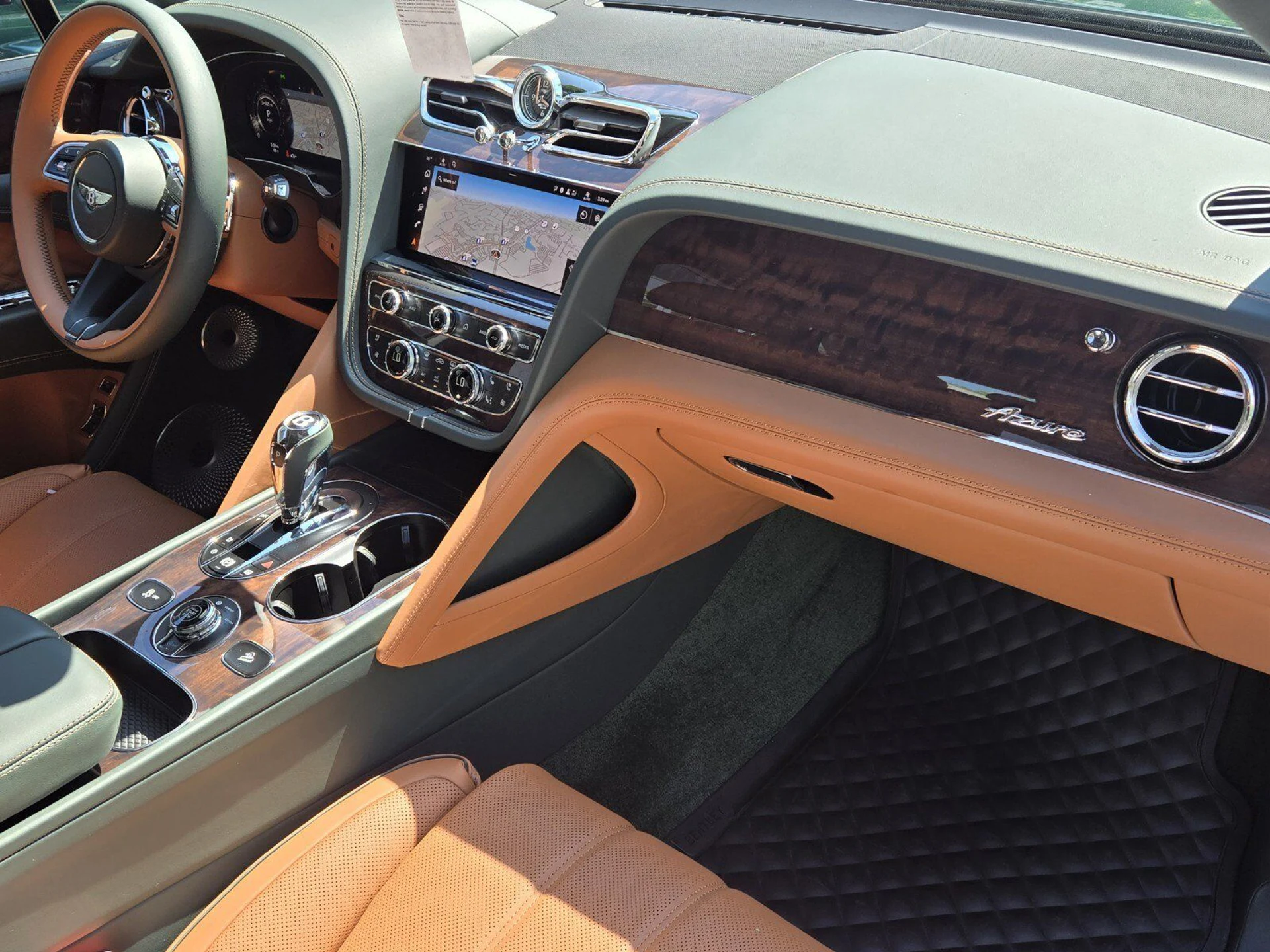 mph001_3353377846_6e758219a21ebb4f8f89ae7973d2923ax_c484648561