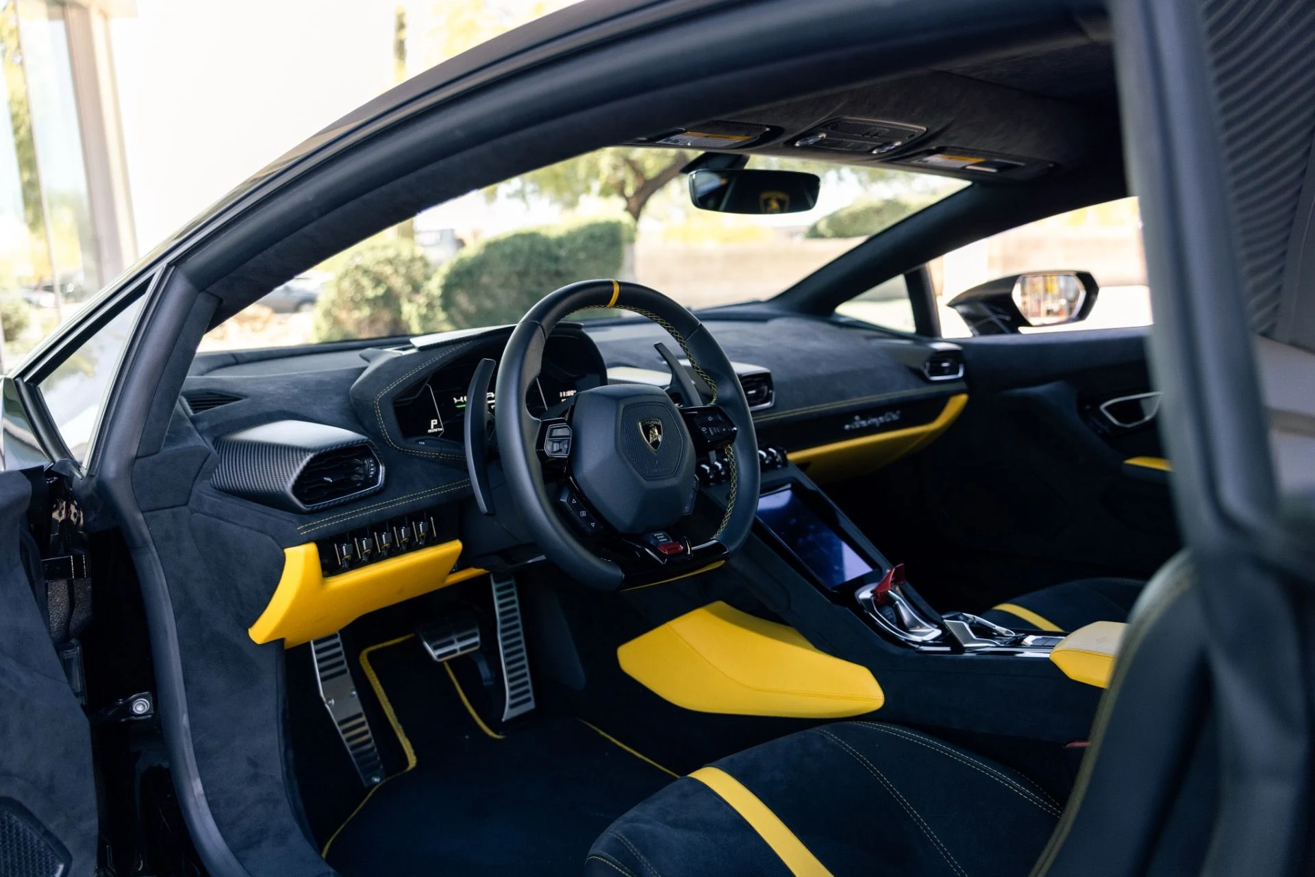 mph001_3356604840_Used_2024_Lamborghini_Huracan_Tecnica_1774294511_d21441192d