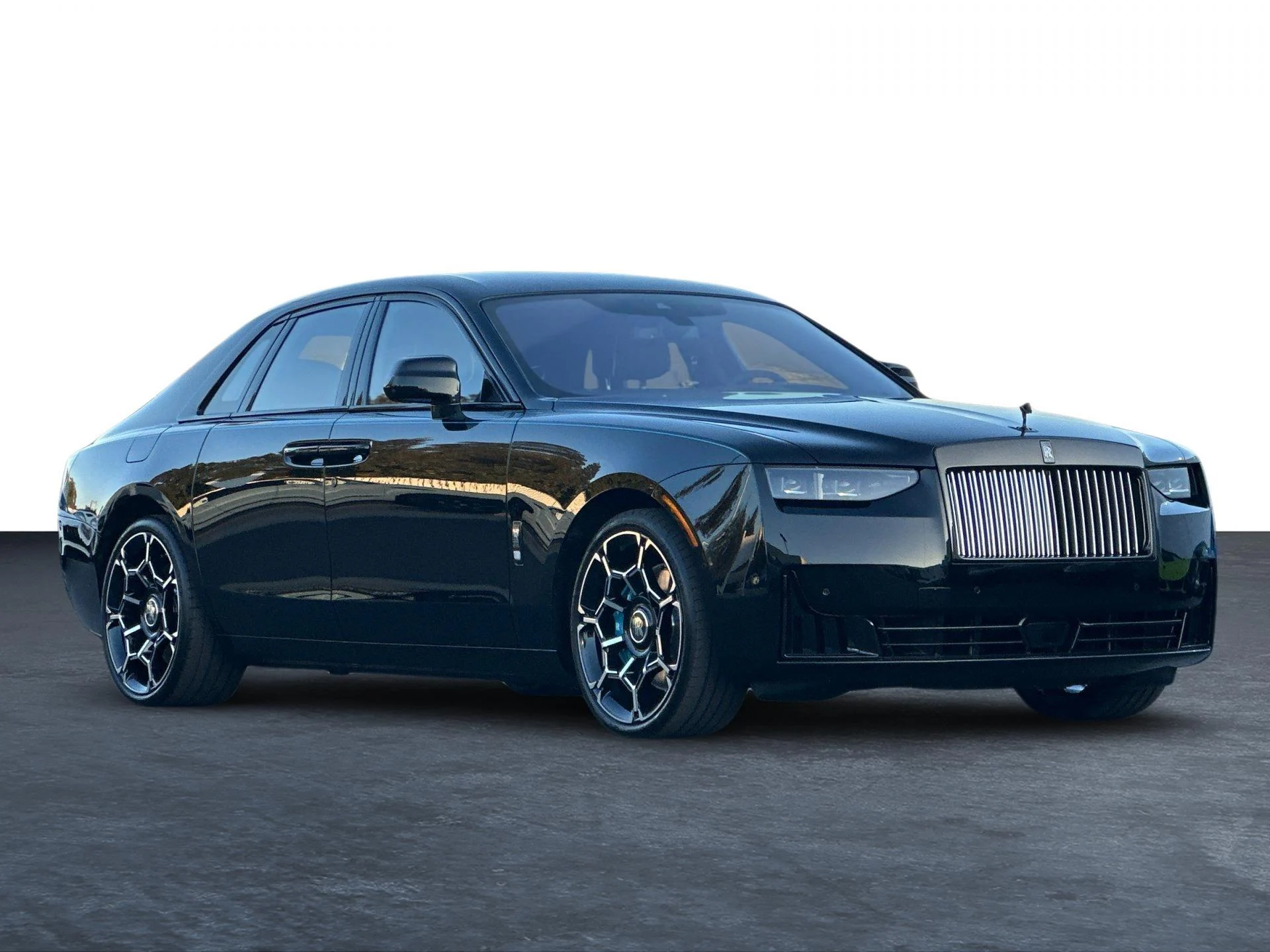 mph001_3359460908_New_2026_Rolls_Royce_Black_Badge_Ghost_1765033525_d3f0959a2c