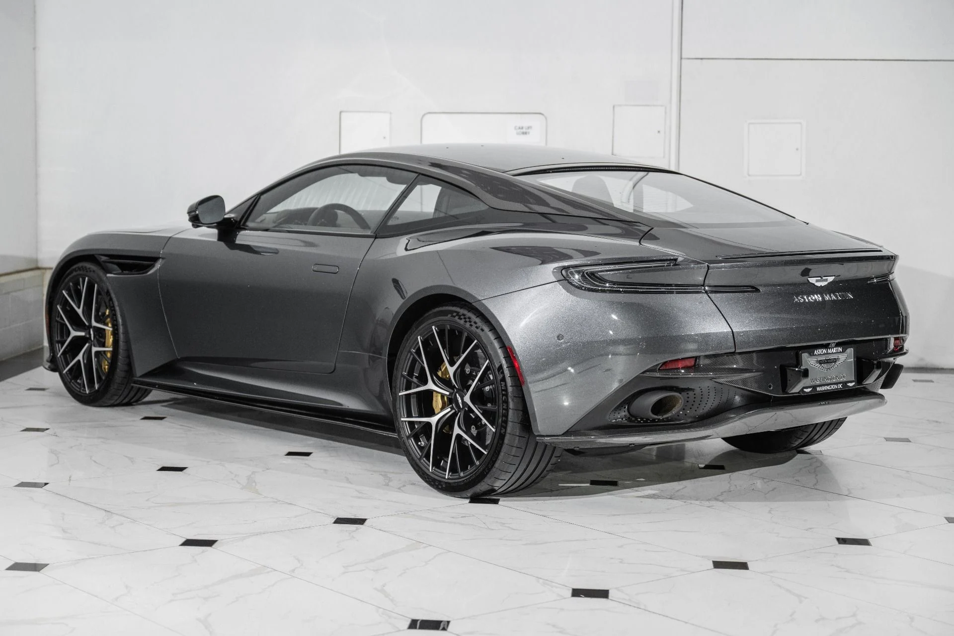 mph001_3364849396_New_2024_Aston_Martin_DB_12_V8_1761150102_ff417a5c94