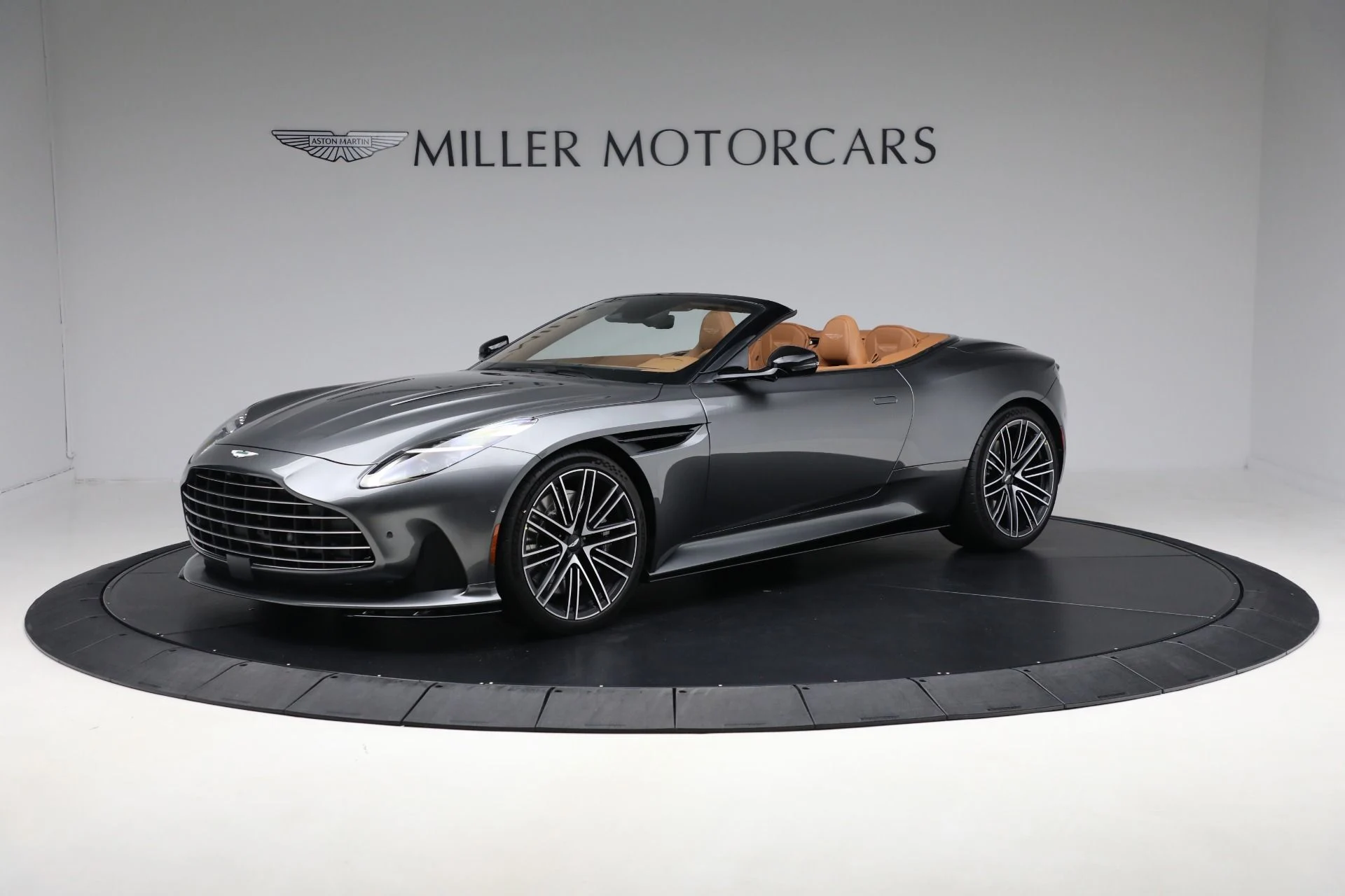 mph001_3374249106_New_2025_Aston_Martin_DB_12_Volante_15176b0304