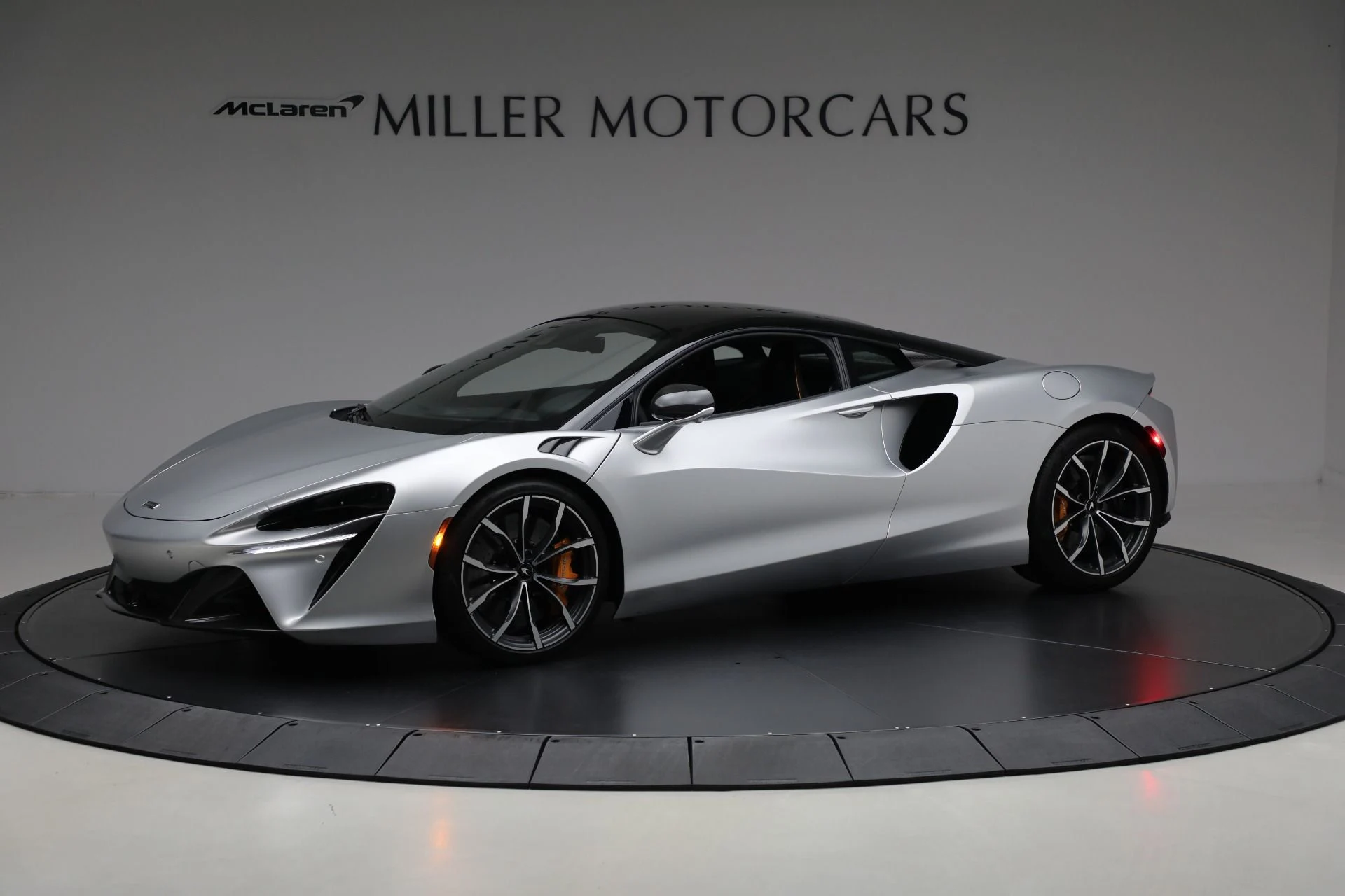 mph001_3393917063_Used_2023_Mc_Laren_Artura_Vision_e2bcb91bfb