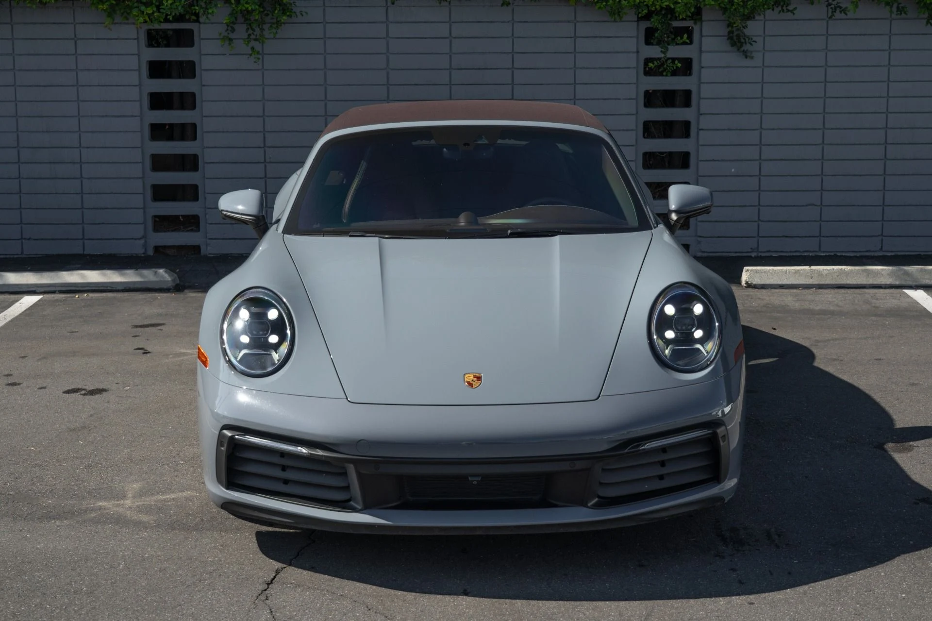 mph001_3407204918_Used_2024_Porsche_911_Carrera_1761087383_1433cfe74f