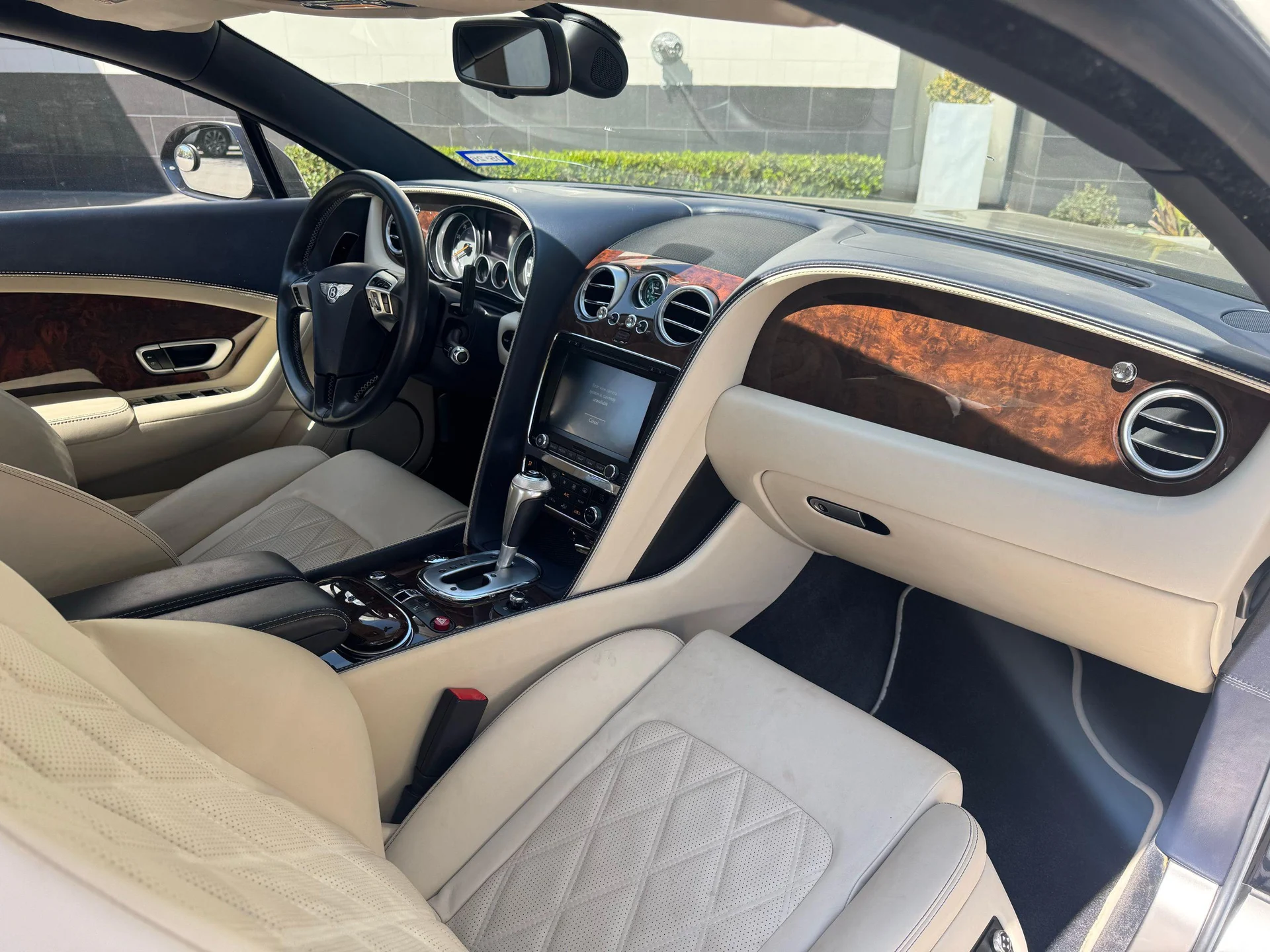 mph001_3412225587_505420451_69beac00f81de2e9eeb7c142_d81933dd1a