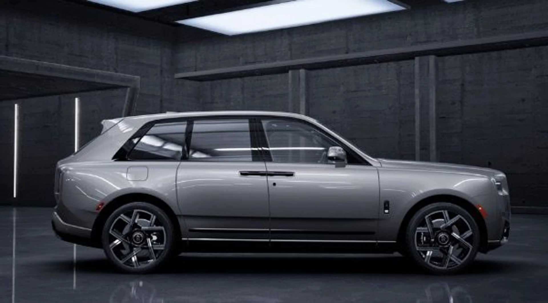 mph001_3418712680_New_2026_Rolls_Royce_Black_Badge_Cullinan_dfe6684049