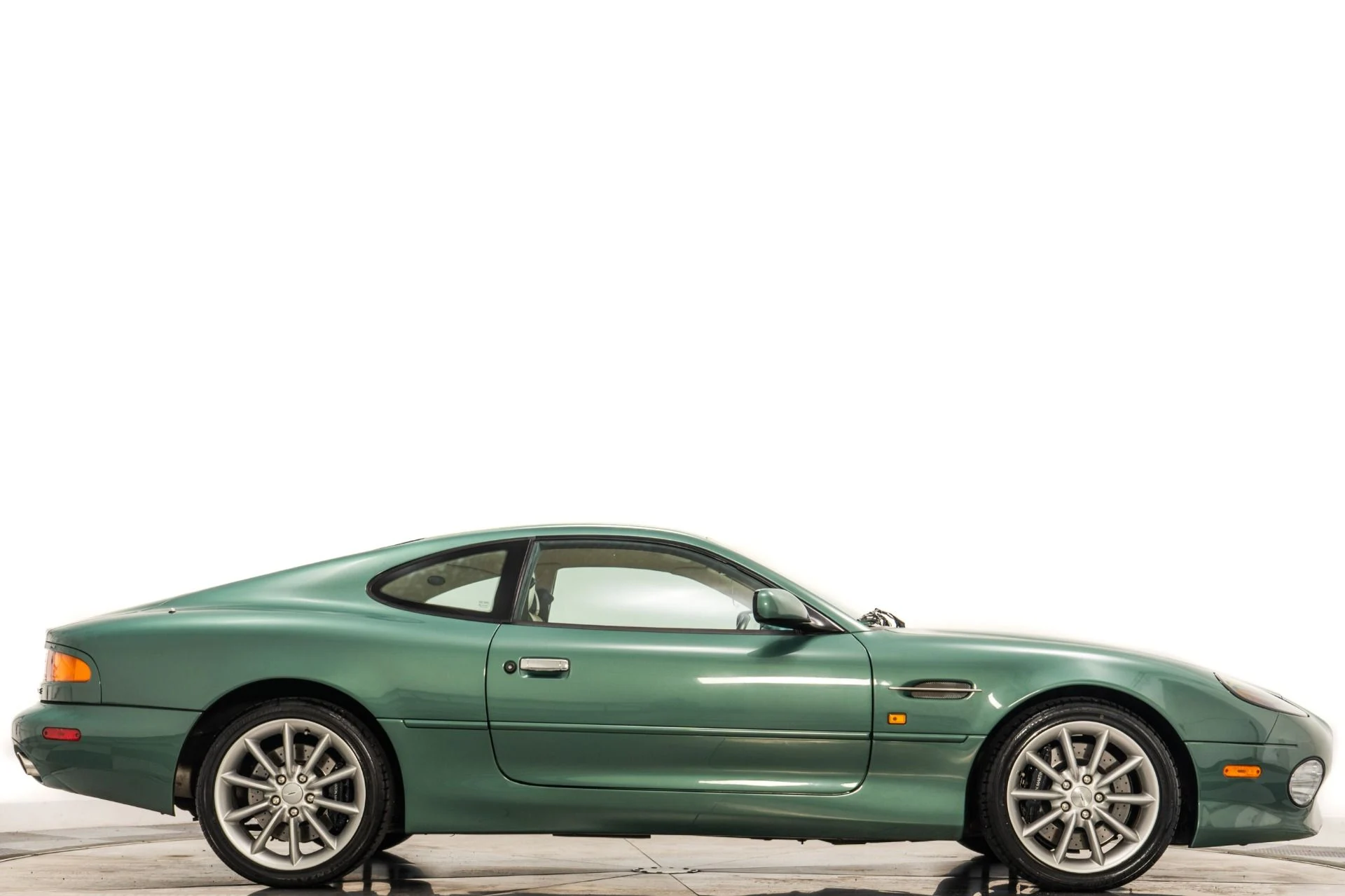 mph001_3423123886_Used_2001_Aston_Martin_DB_7_V12_Vantage_1760468249_0c1f8119d4