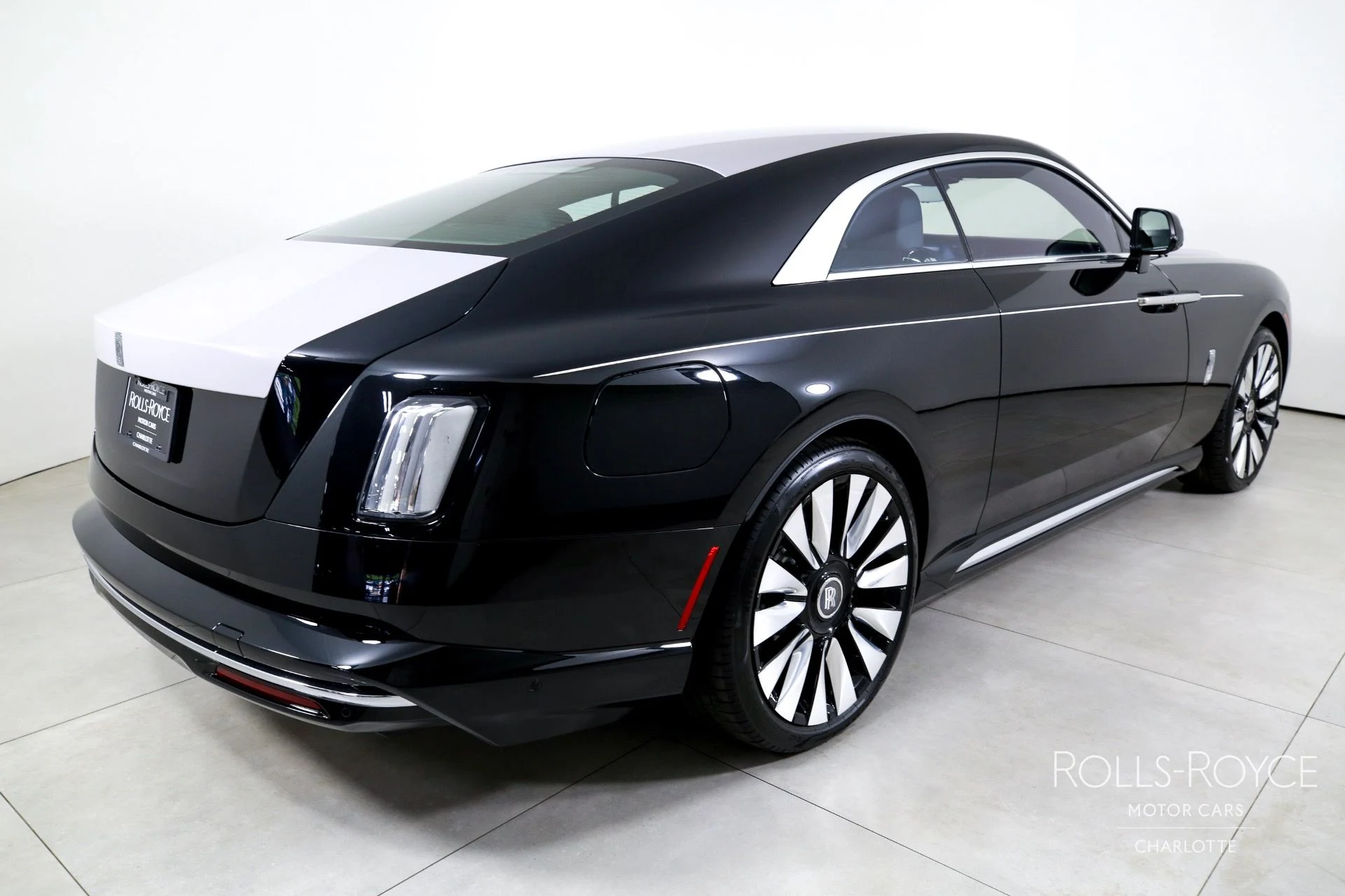 mph001_3427462086_Used_2025_Rolls_Royce_Spectre_1757533458_badb62f22d