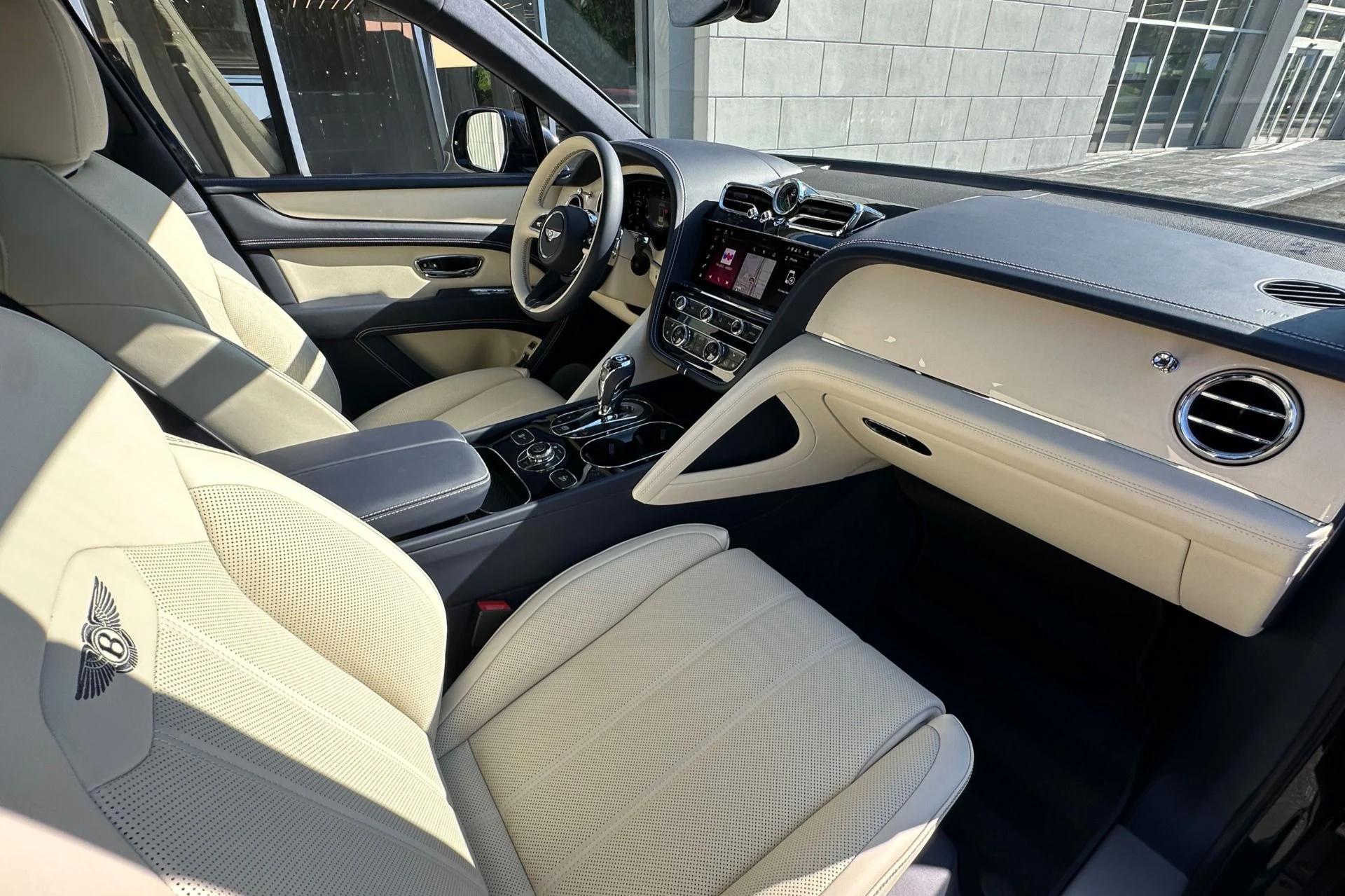 mph001_342781289_New_2026_Bentley_Bentayga_V8_1783695010_ce0c54c1e4