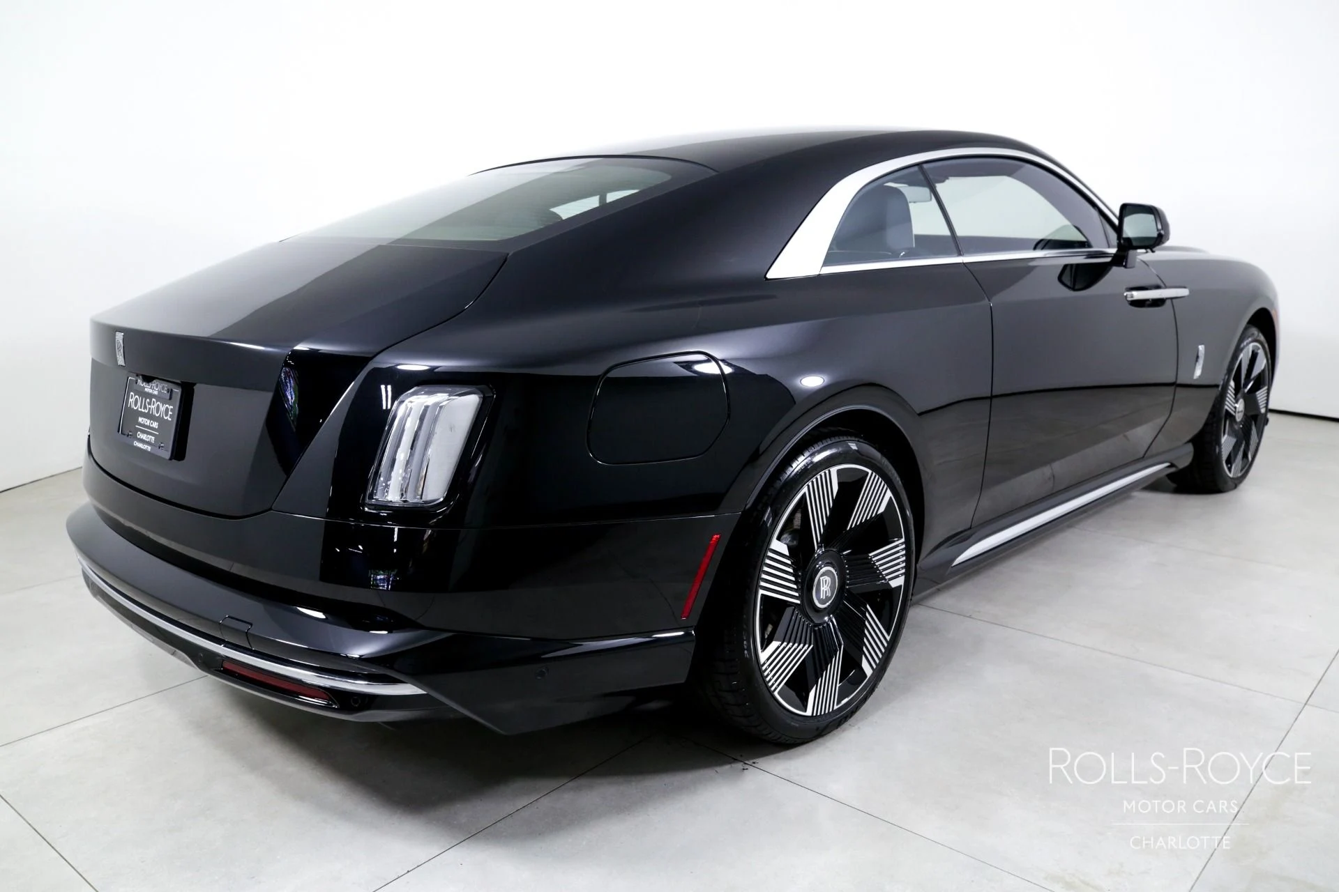 mph001_3430872008_Used_2024_Rolls_Royce_Spectre_1745445459_09fba4070b