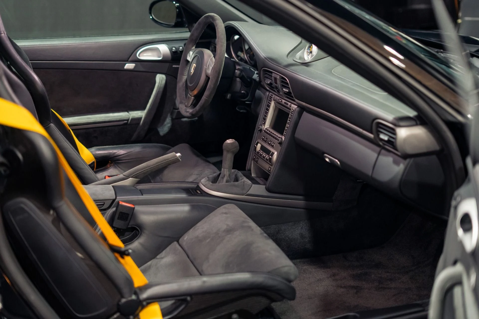 mph001_3434989125_Used_2008_Porsche_911_GT_2_1785521299_3ccefaf9a2