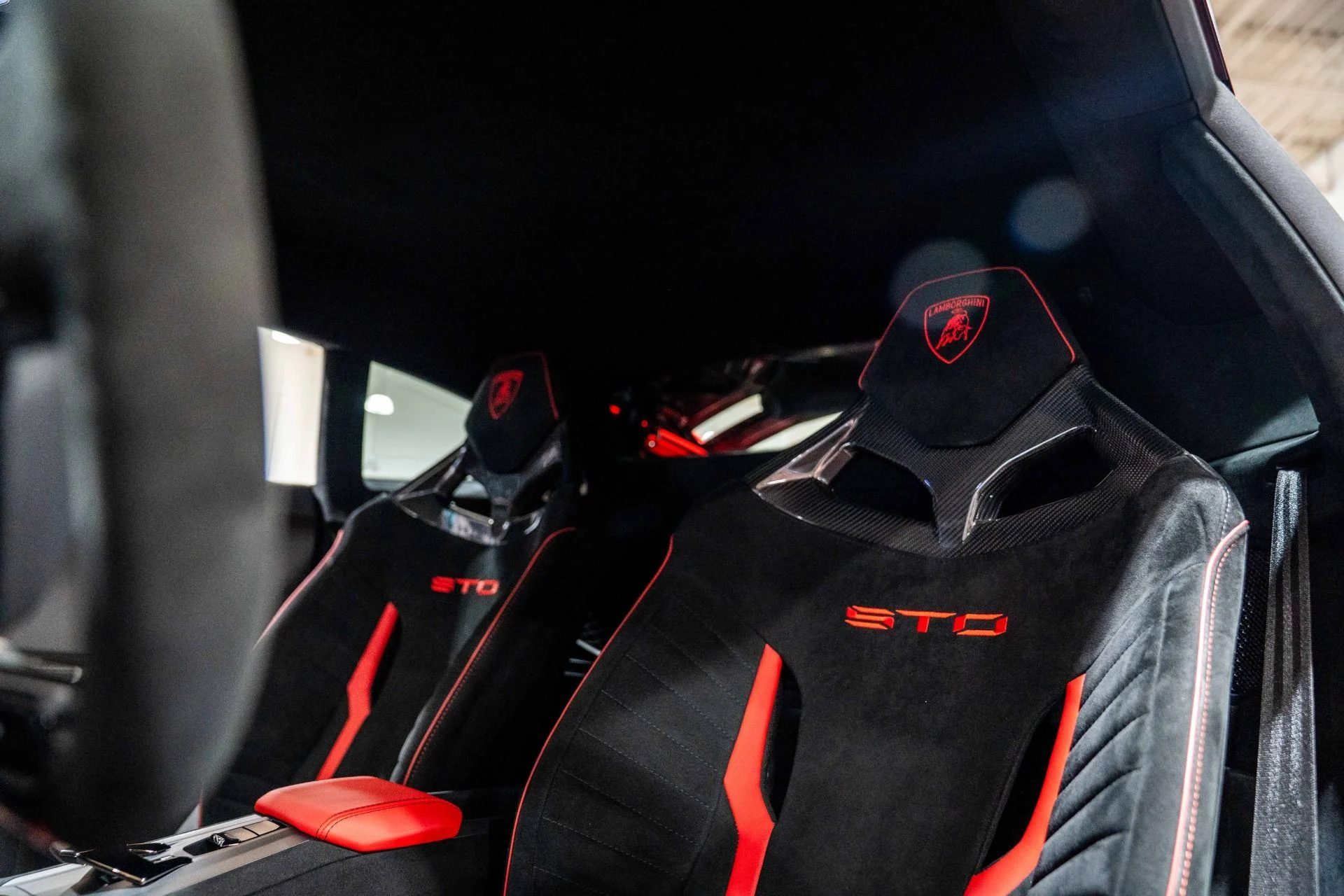 mph001_3435637627_Used_2022_Lamborghini_Huracan_STO_Ad_Personam_Paint_1767634284_3381c9f0c1