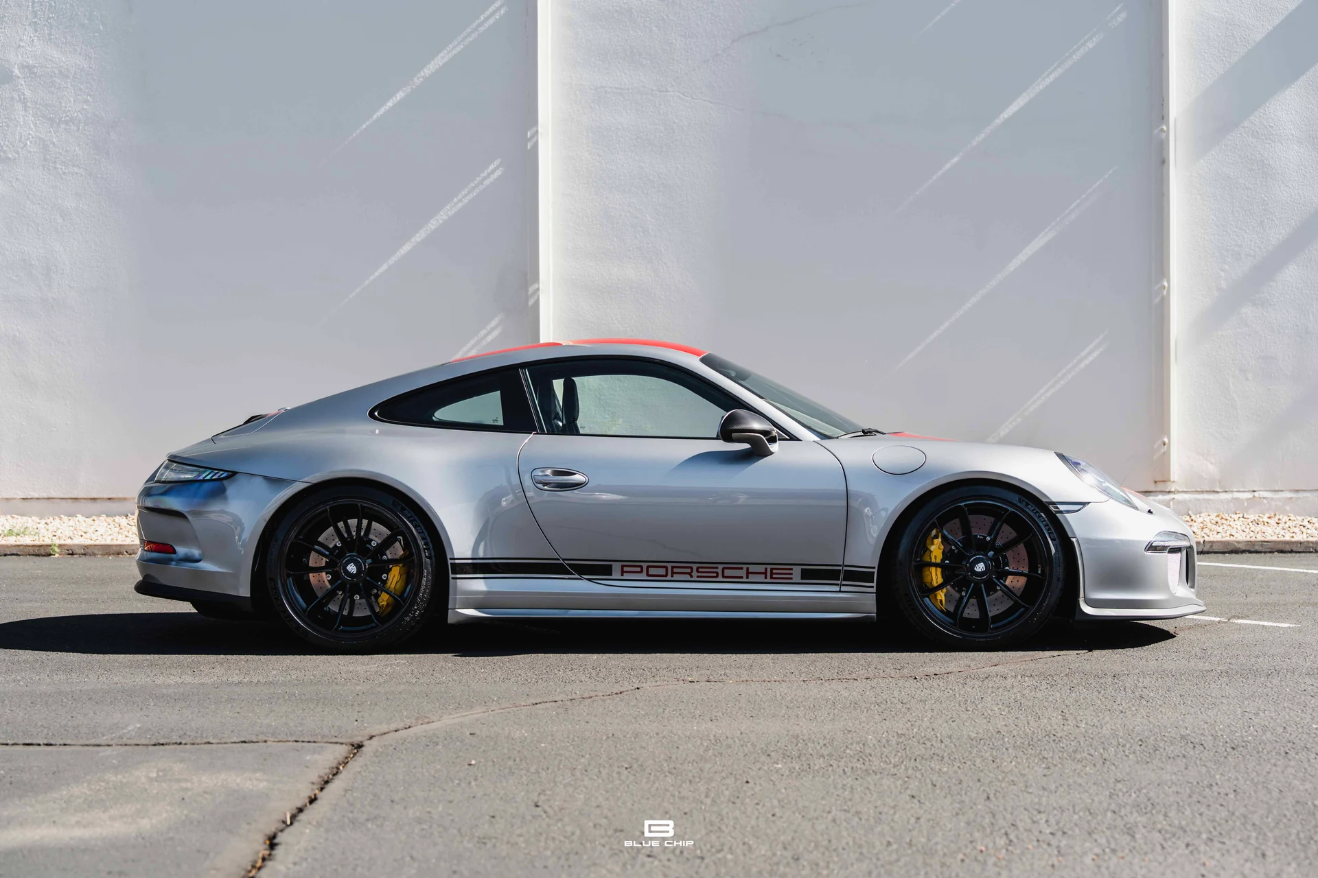mph001_346024258_6a2c7e0663e3596e203a0154_2016_Porsche_911_R_02_099b12bfd6