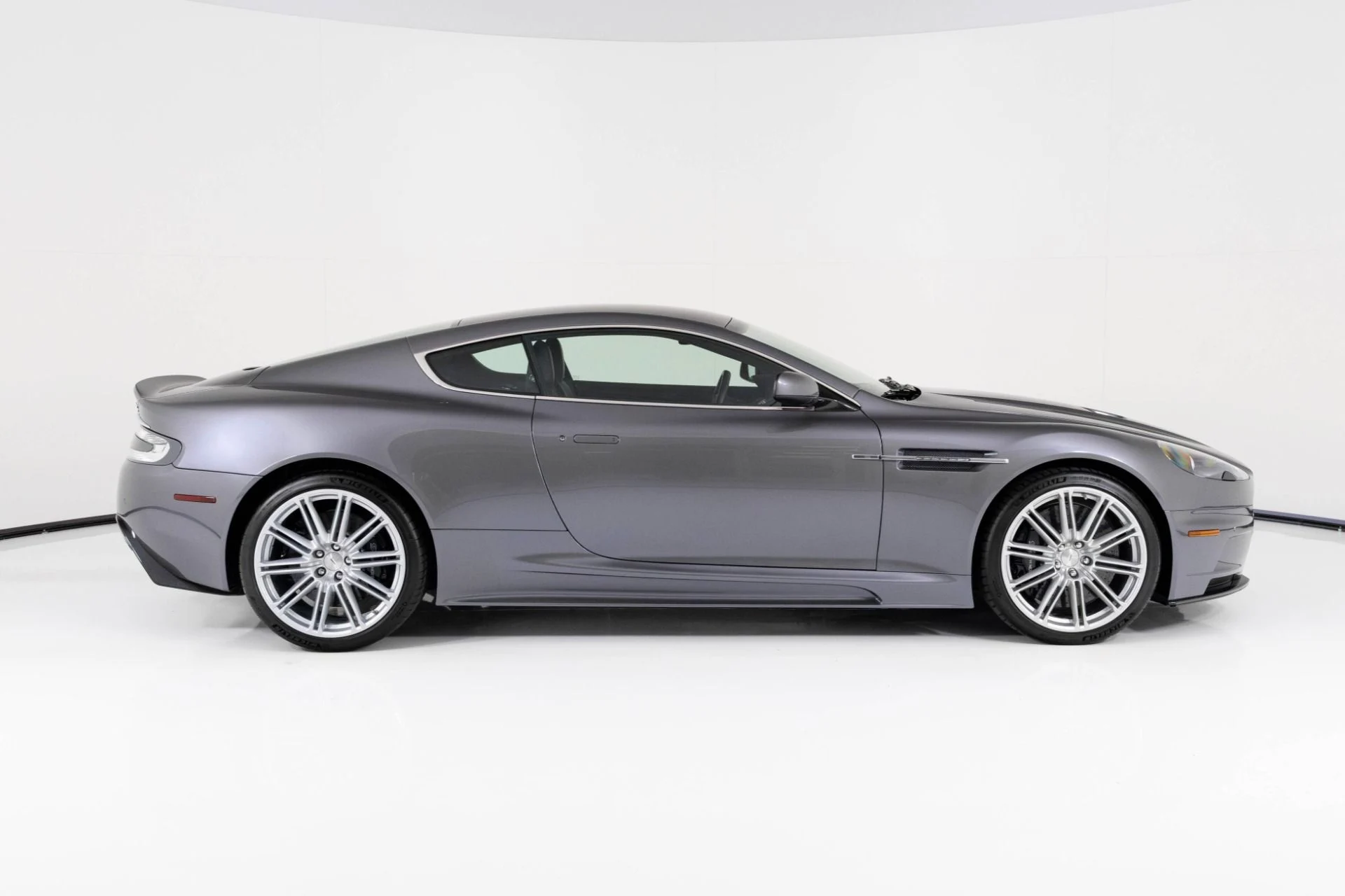 mph001_3460619003_Used_2009_Aston_Martin_DBS_1763602360_a954af1928
