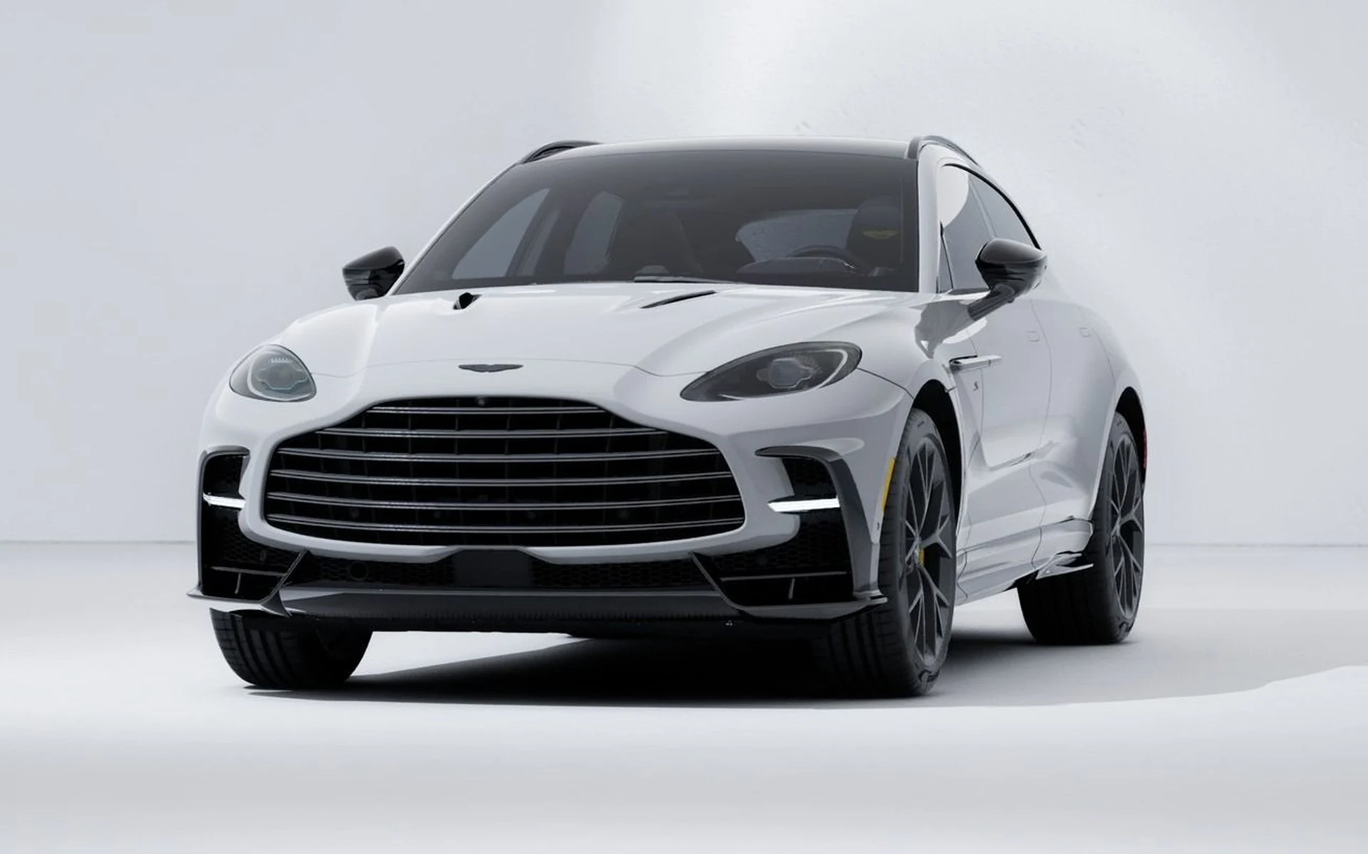 mph001_3469056868_New_2026_Aston_Martin_DBX_S_1765815362_b84670dadb