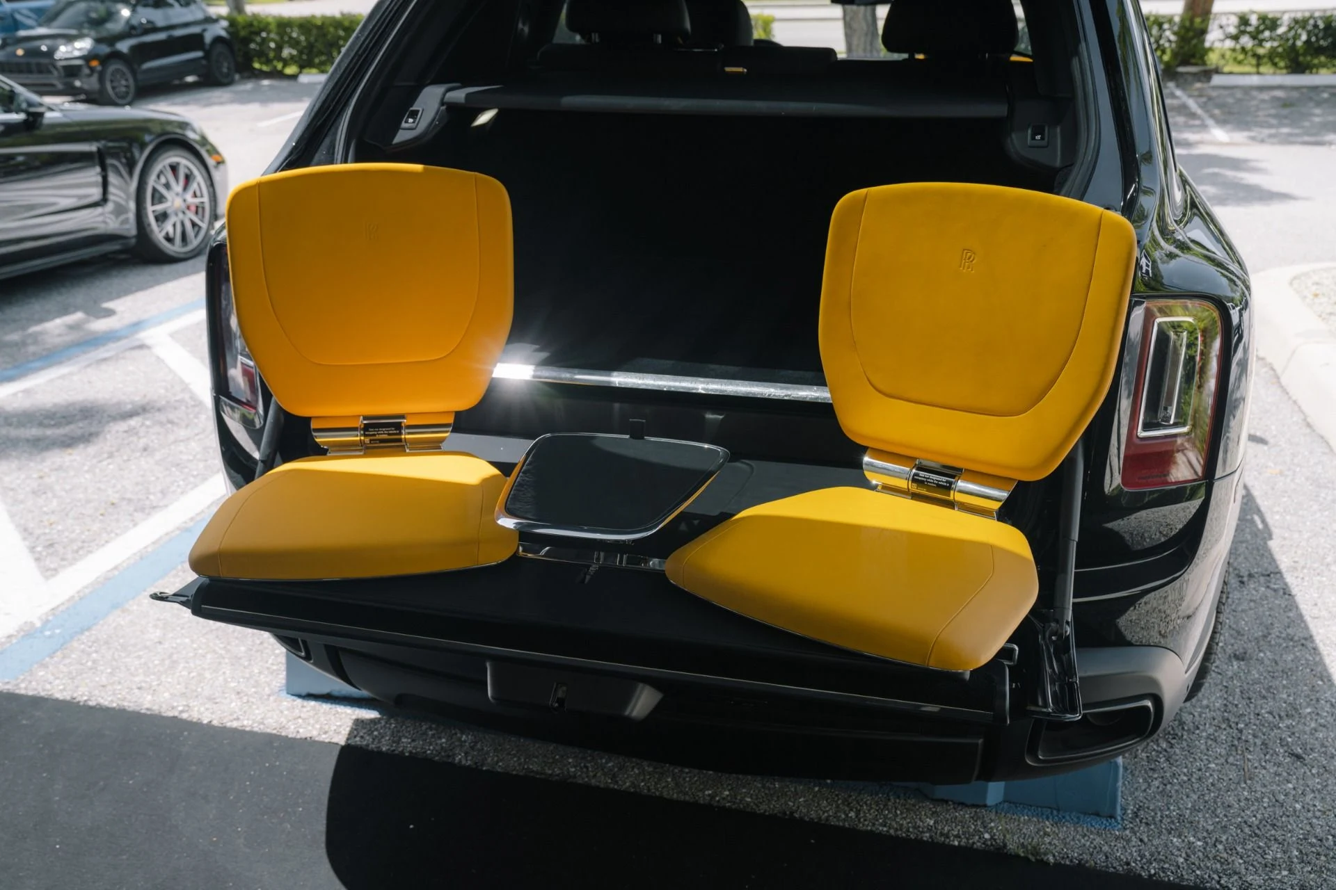 mph001_3473188053_Used_2020_Rolls_Royce_Black_Badge_Cullinan_w_Starlight_Rear_Picnic_Seating_on_Forged_Wheels_1756241071_652c083afc
