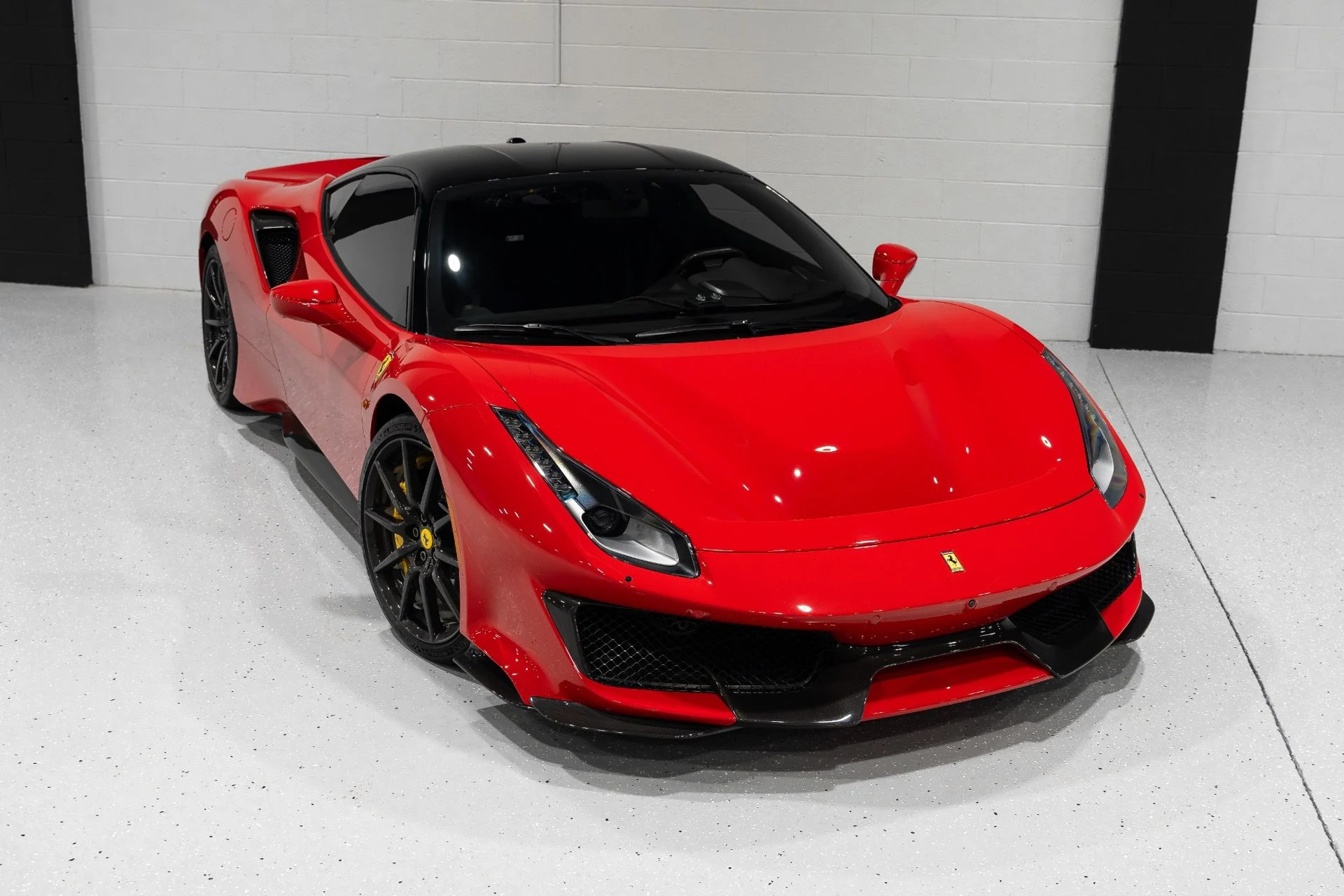 mph001_3478285652_Used_2020_Ferrari_488_Pista_1758067094_ec81599795