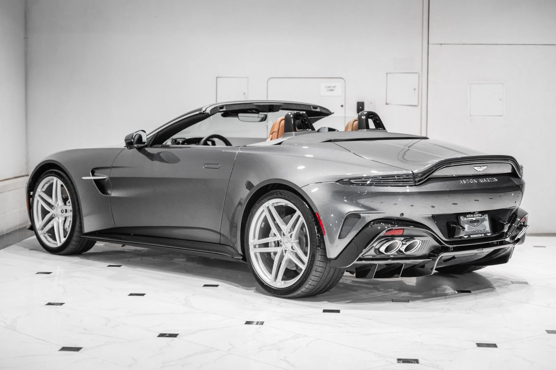 mph001_3481645117_New_2026_Aston_Martin_Vantage_Roadster_1785470617_24086eb8de