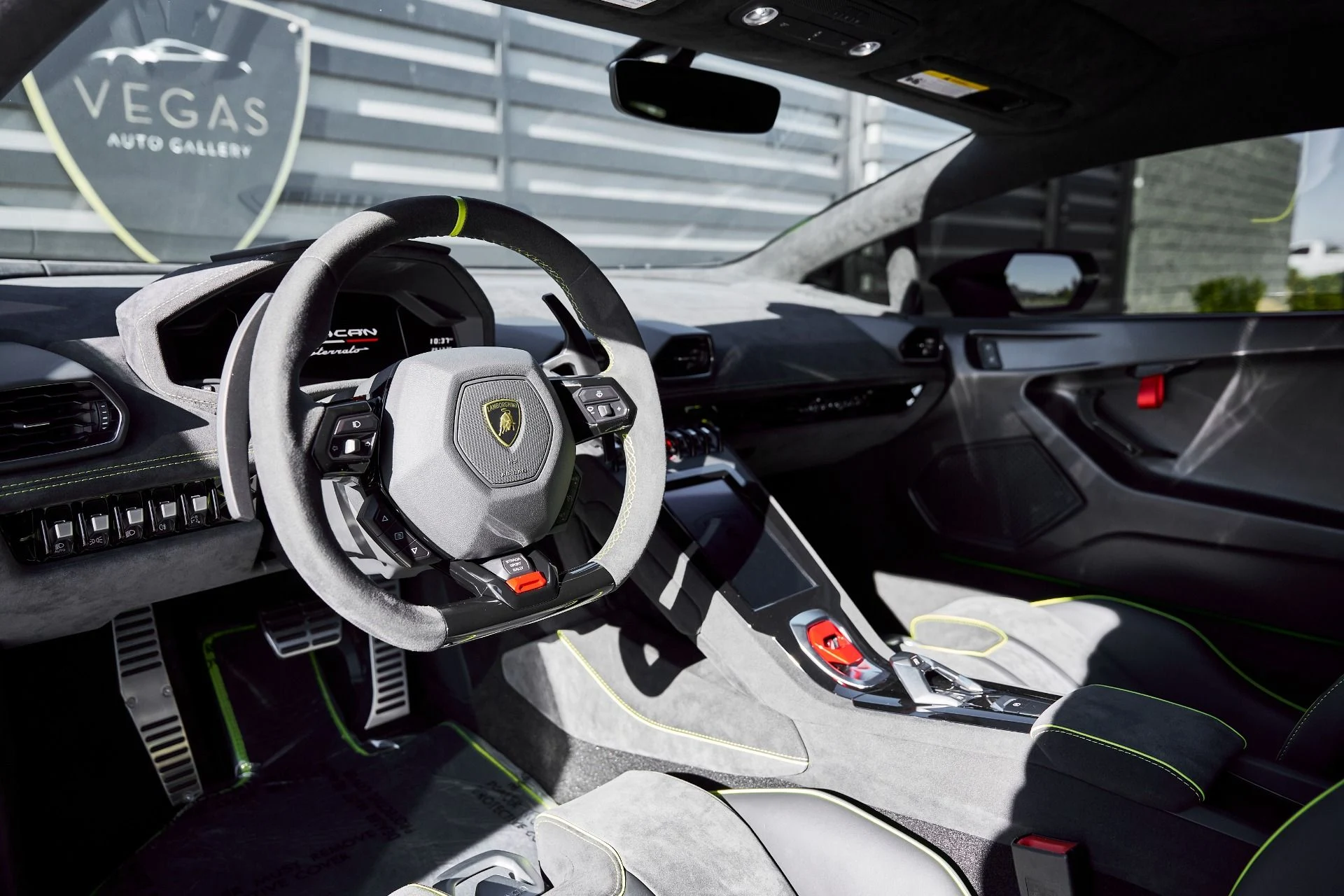 mph001_3485003754_Used_2024_Lamborghini_Huracan_Sterrato_Base_1767062362_be1f9e1e00