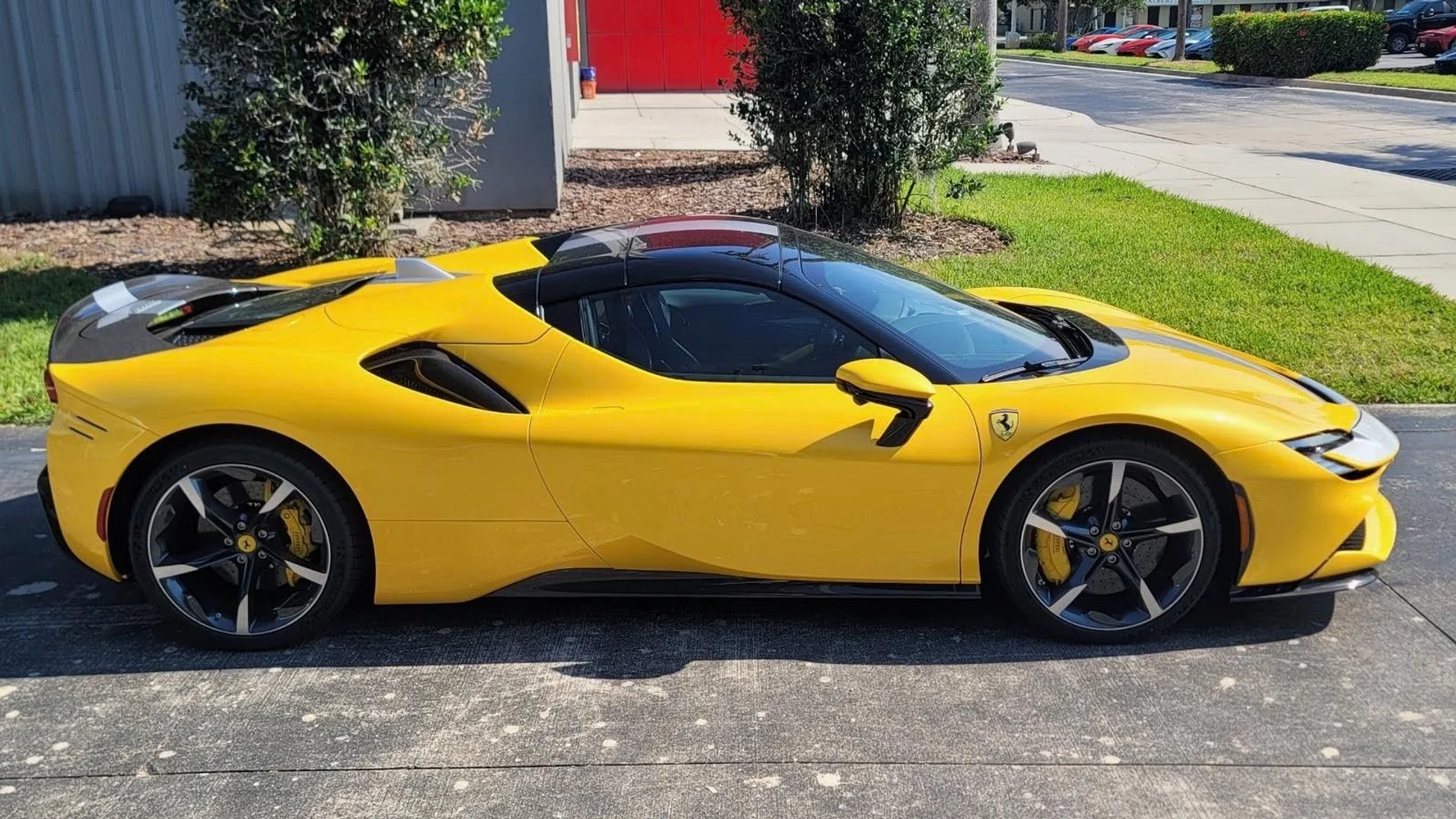 mph001_348534381_Used_2023_Ferrari_SF_90_Spider_1762897938_f2eb9d854c