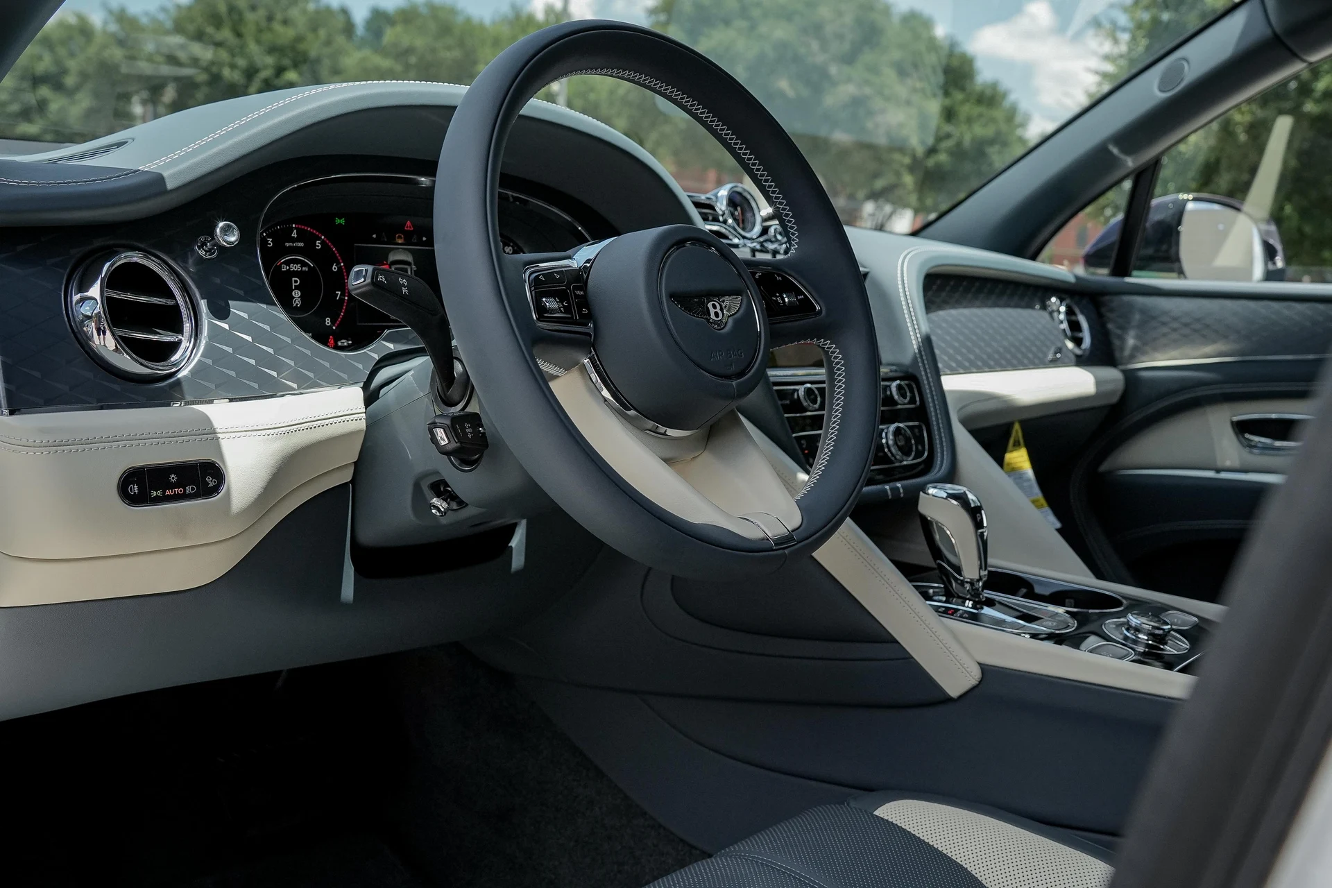 mph001_3485382263_Hi_Tech_Luxury_Imports_LLC_SJAAT_2_ZV_3_SC_030389_image_1_983cadfd01