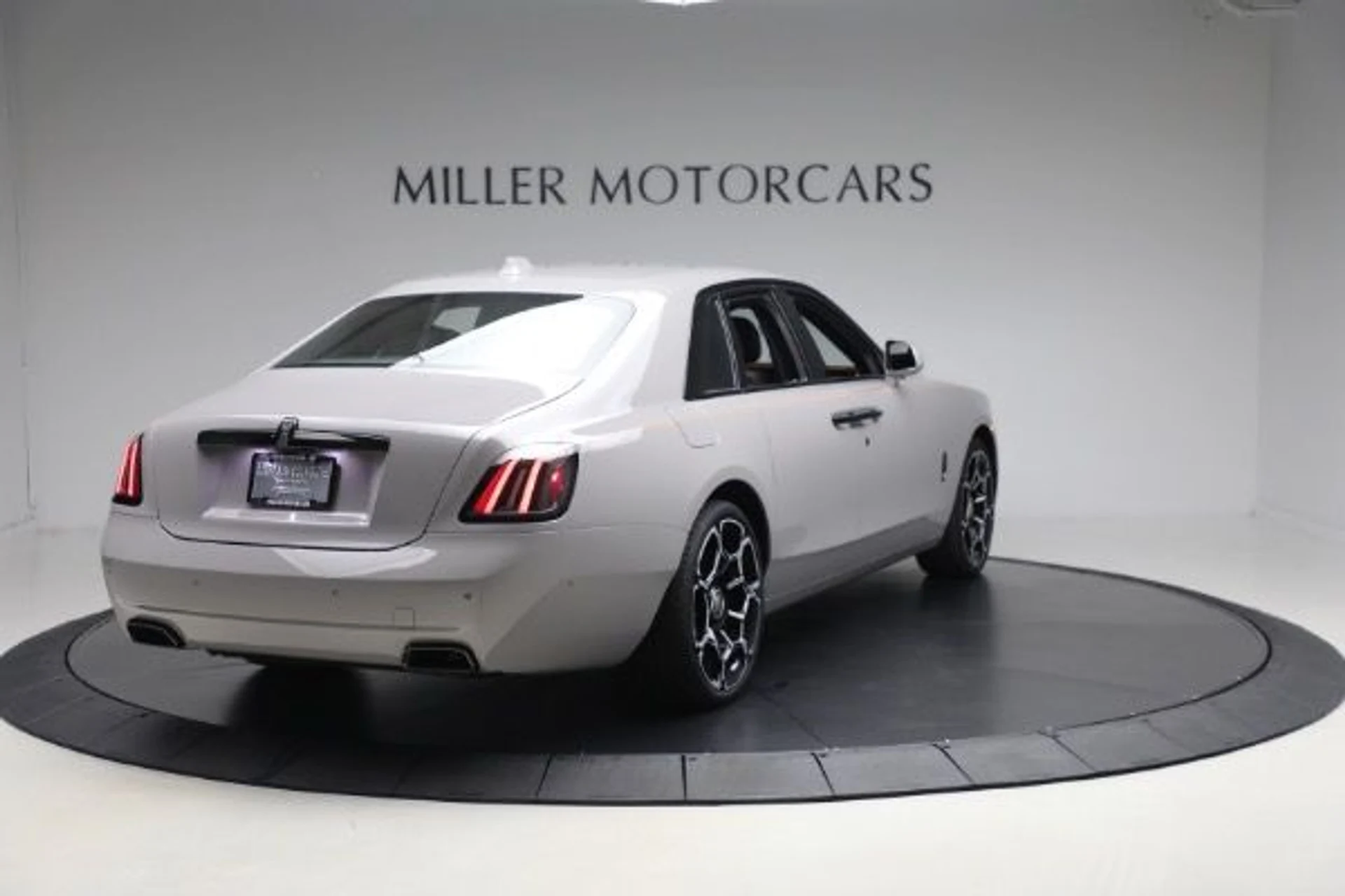 mph001_3486245413_New_2025_Rolls_Royce_Black_Badge_Ghost_a1cb5d2268