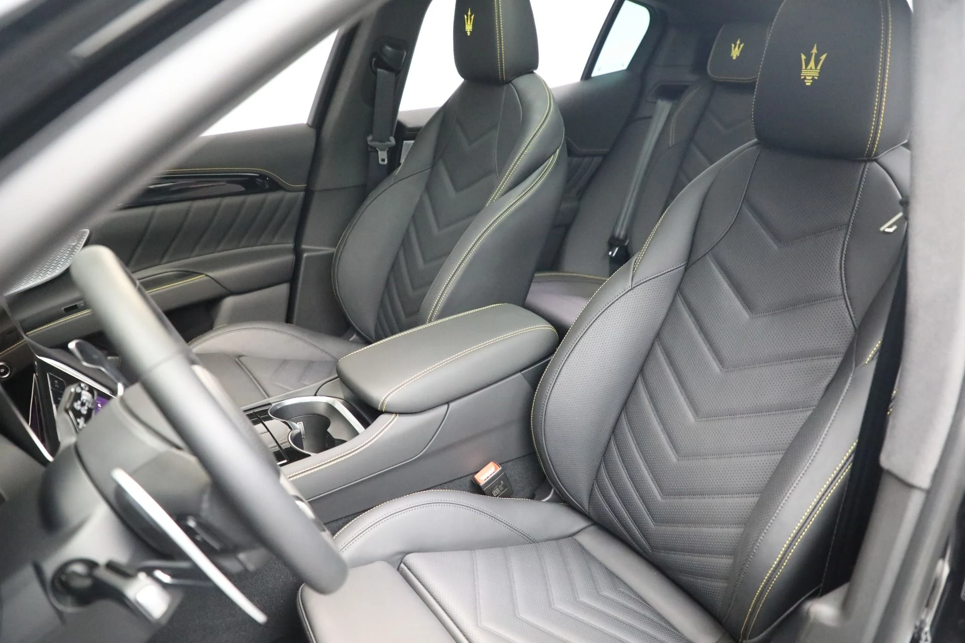 mph001_3493292308_Used_2023_Maserati_Grecale_Modena_1773349368_64190afb44