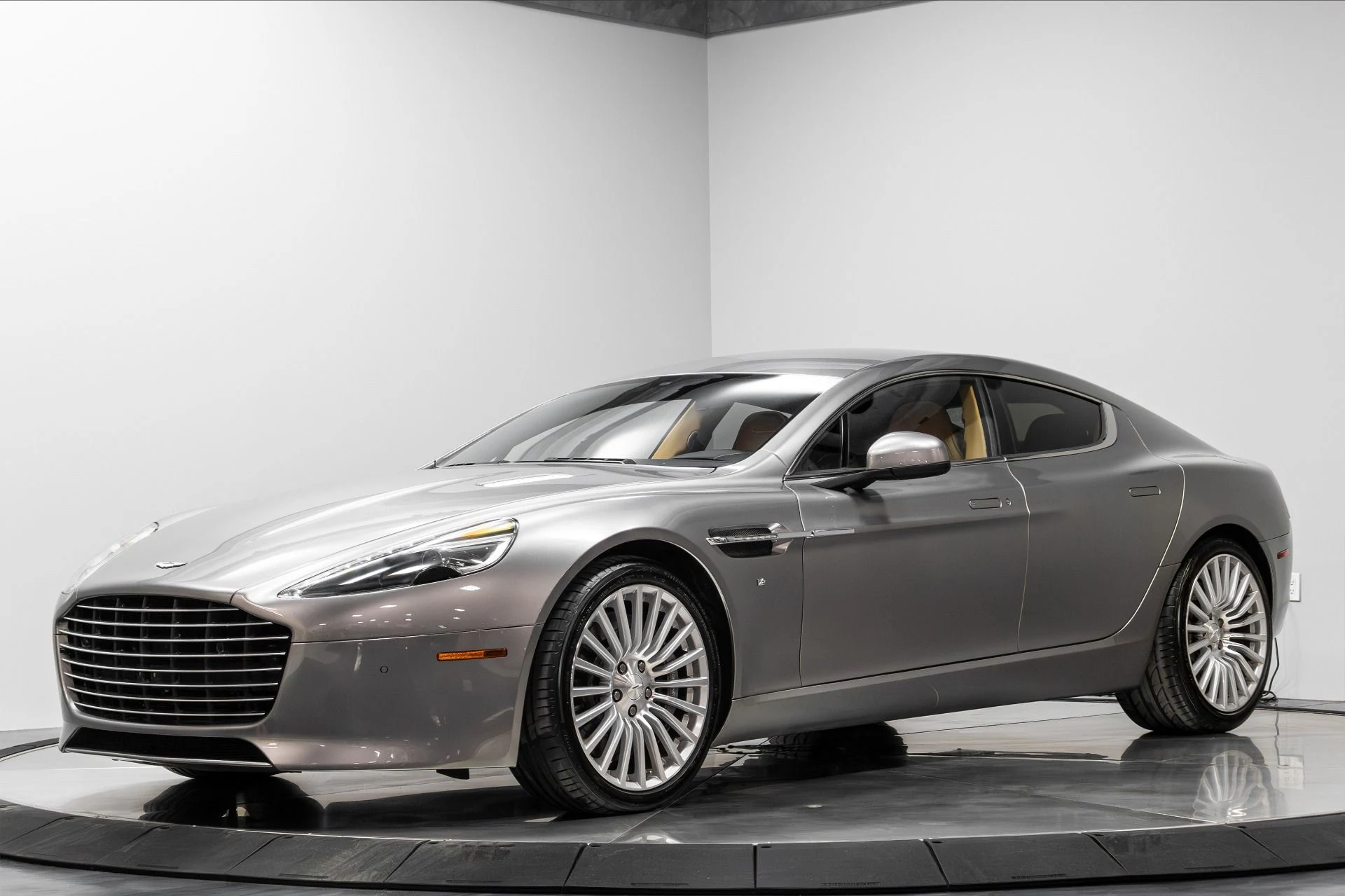 mph001_3495934622_Used_2016_Aston_Martin_Rapide_S_1767647893_0ffe869162