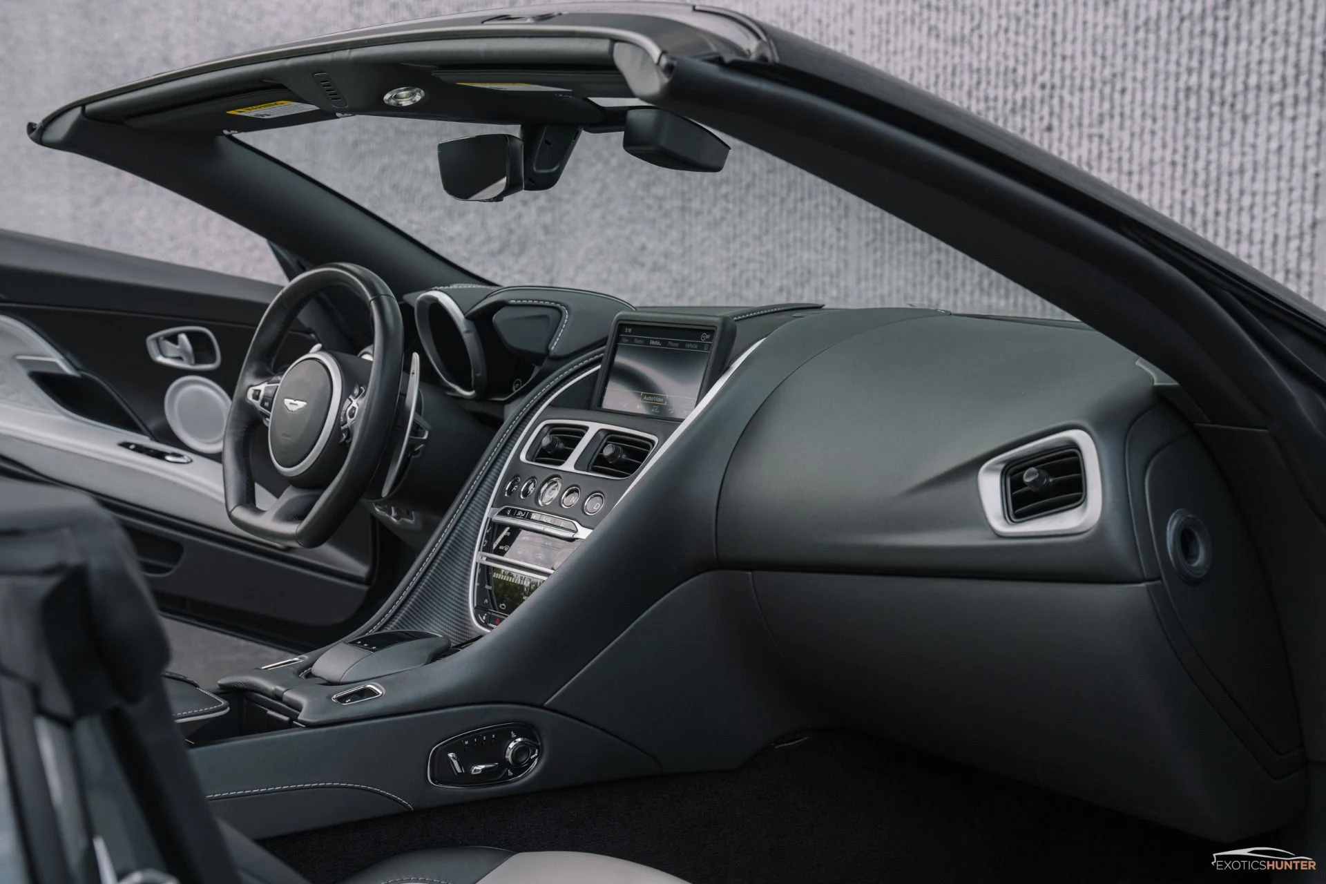 mph001_3496678982_Used_2020_Aston_Martin_DBS_Superleggera_1762814909_89fed85b70