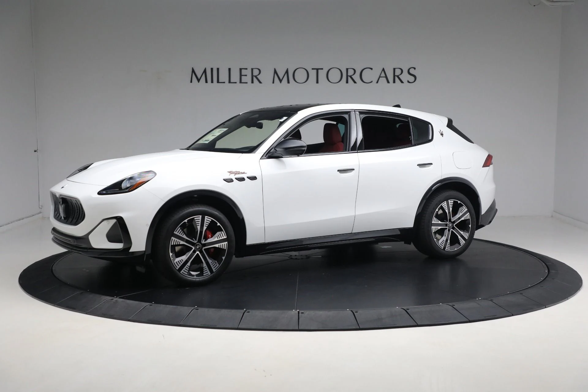 mph001_3506982411_New_2025_Maserati_Grecale_Folgore_b1d8d08d61