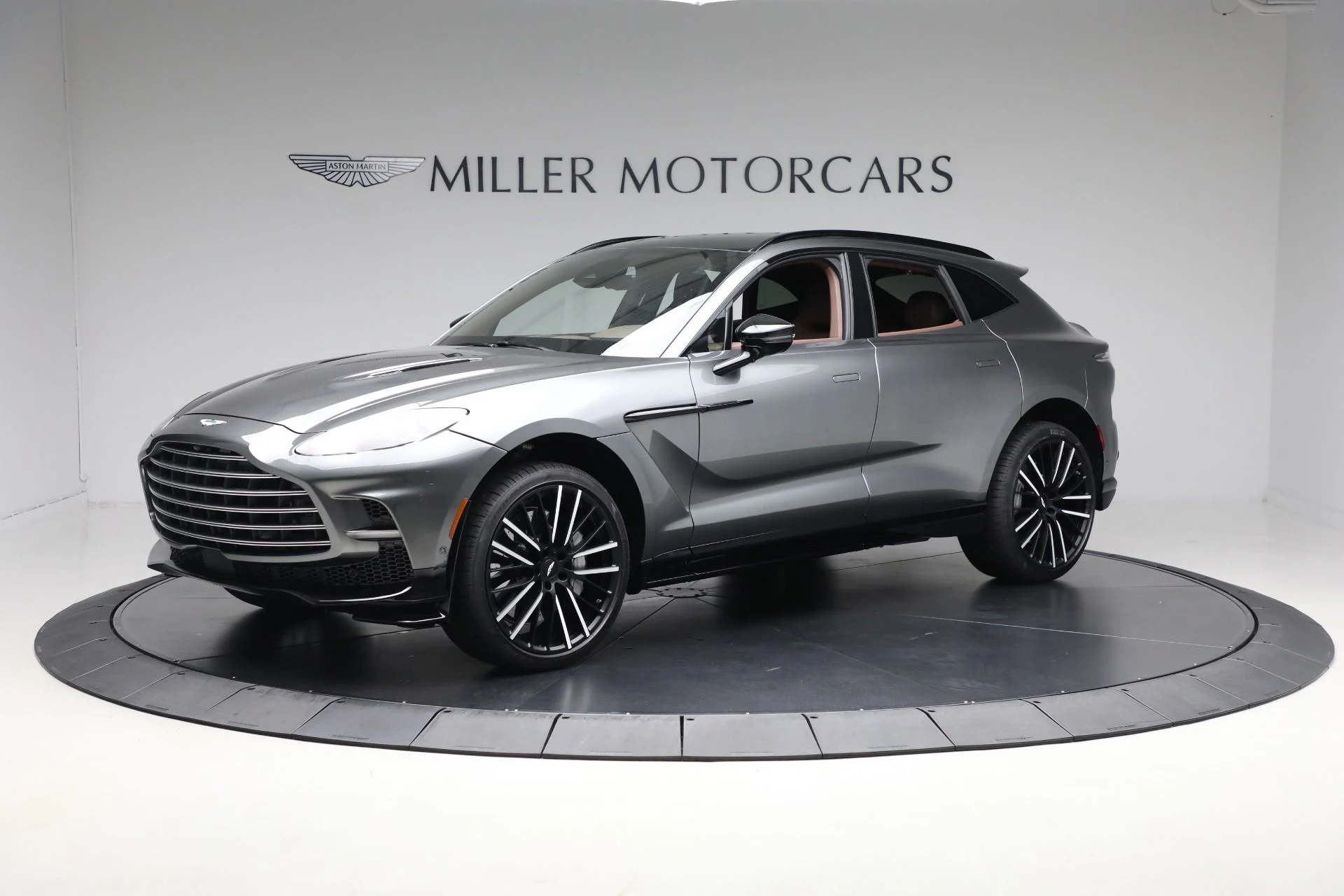 mph001_3515793185_New_2025_Aston_Martin_DBX_707_ef3c874cc6