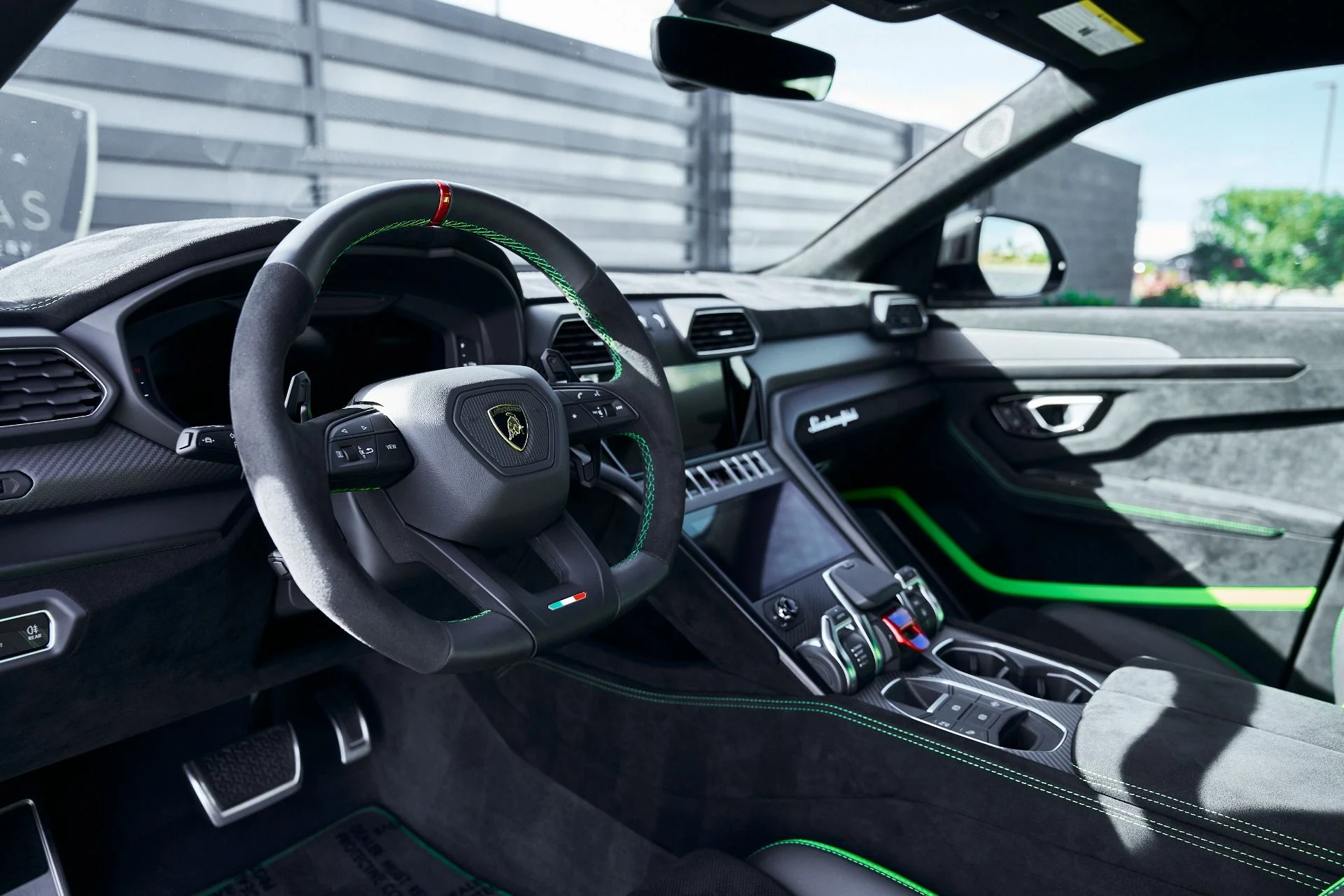 mph001_3517222037_Used_2024_Lamborghini_Urus_Performante_1772849018_1adae3b93b