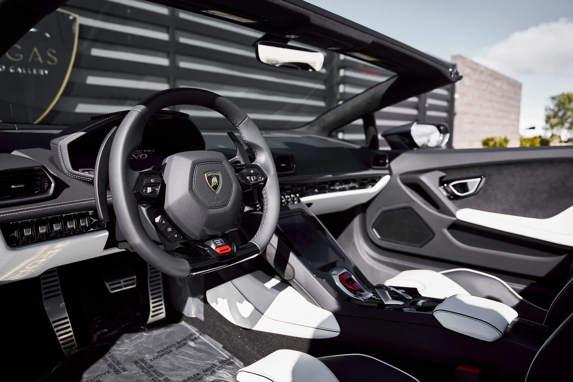 mph001_3521012922_Used_2024_Lamborghini_Huracan_EVO_Base_1771466860_750fbe1e21