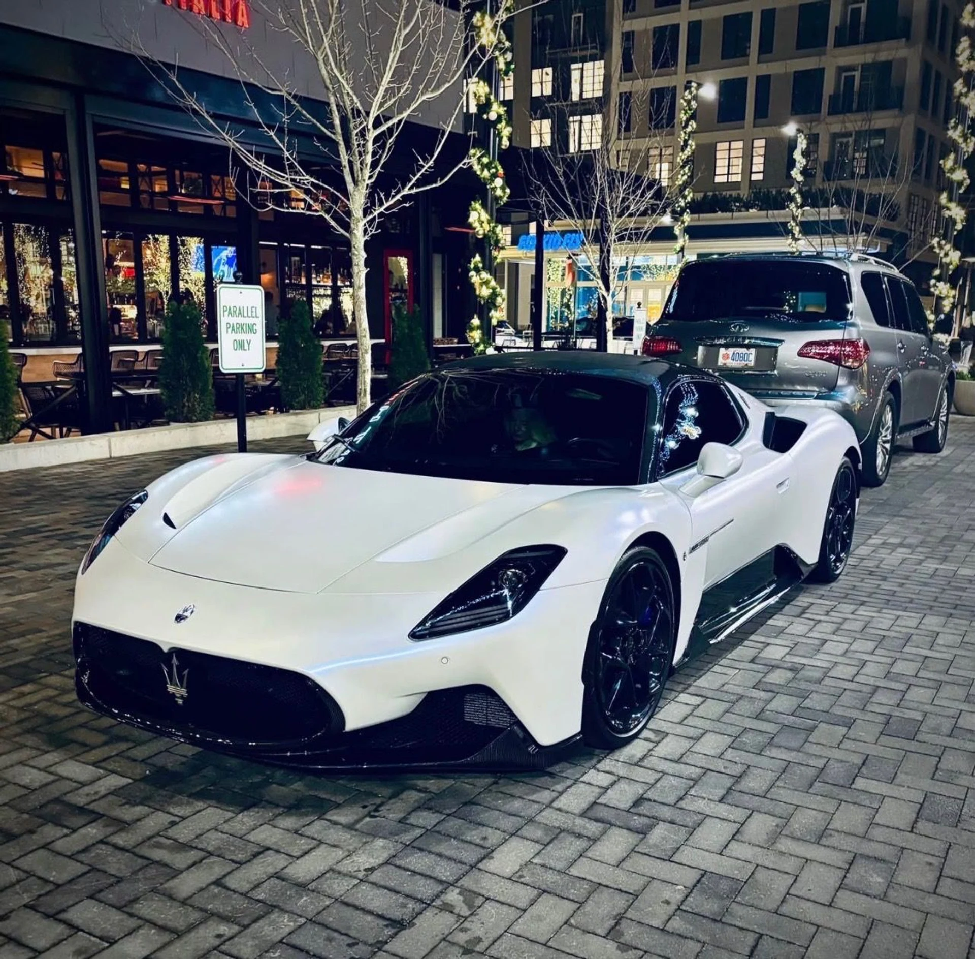 mph001_3521110266_Used_2022_Maserati_MC_20_1767916282_fcc3e6de4e