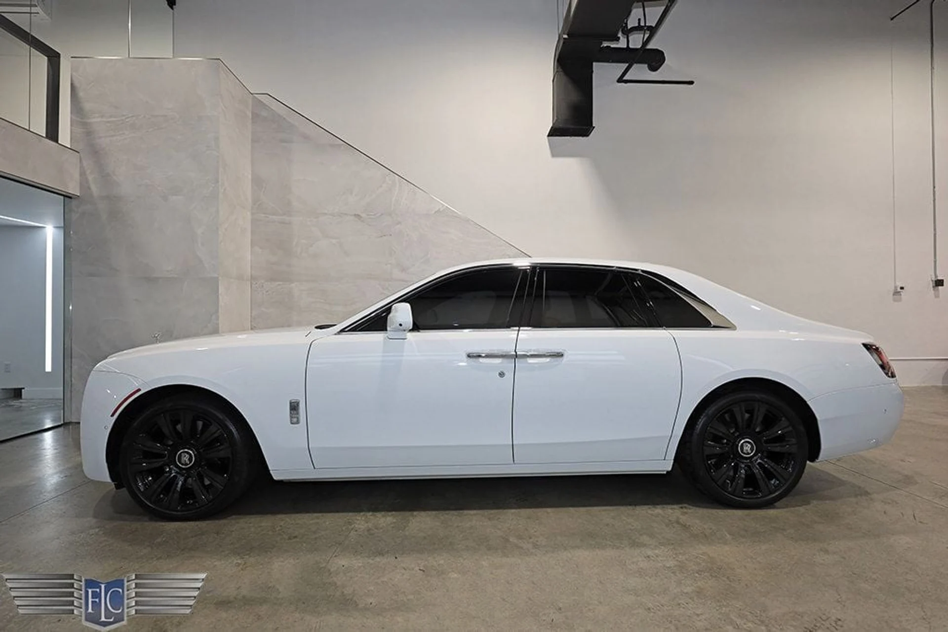 mph001_352237187_used_2021_rolls_royce_ghost_withghostpackage_9689_21336772_2_1024_d0c1238b6d