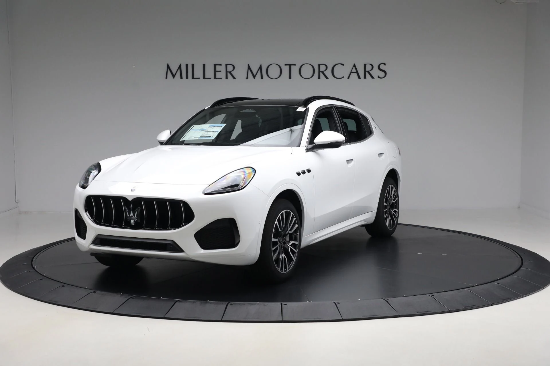 mph001_3524014900_New_2025_Maserati_Grecale_1774116093_4d833d850c