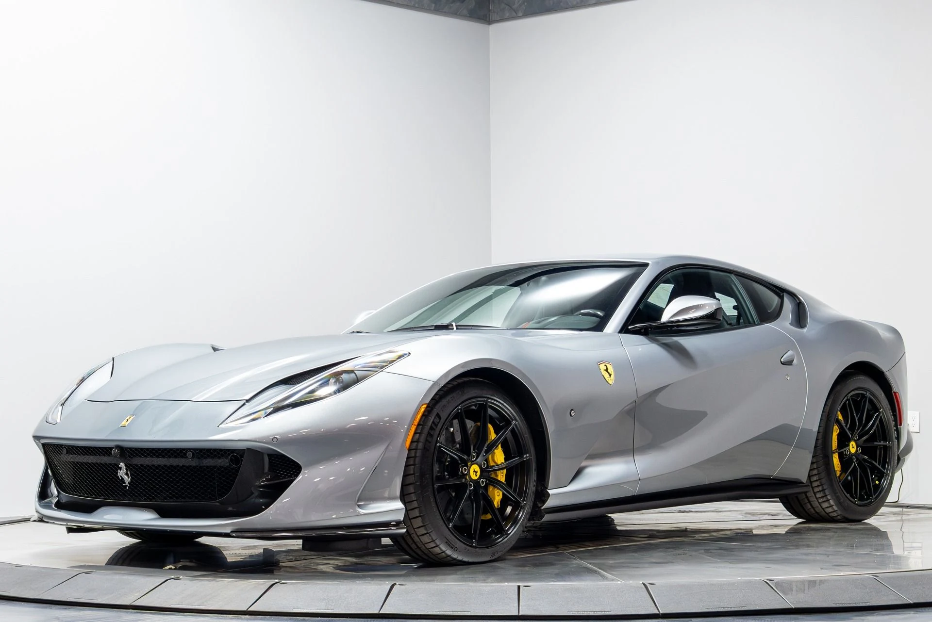 mph001_356641991_Used_2018_Ferrari_812_Superfast_1777416678_e769092e4b
