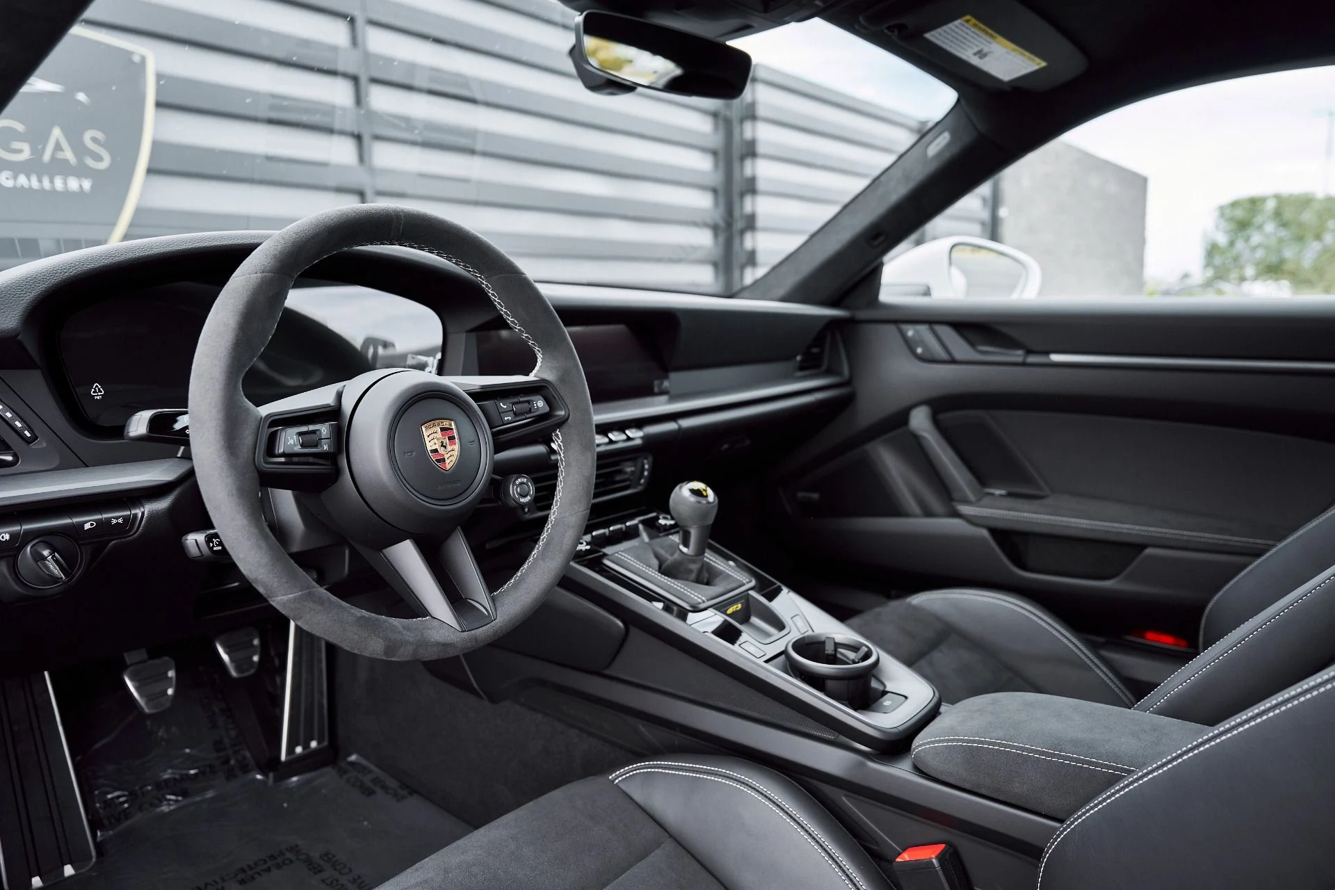 mph001_3567542466_Used_2025_Porsche_911_GT_3_1766797569_db29c9f695