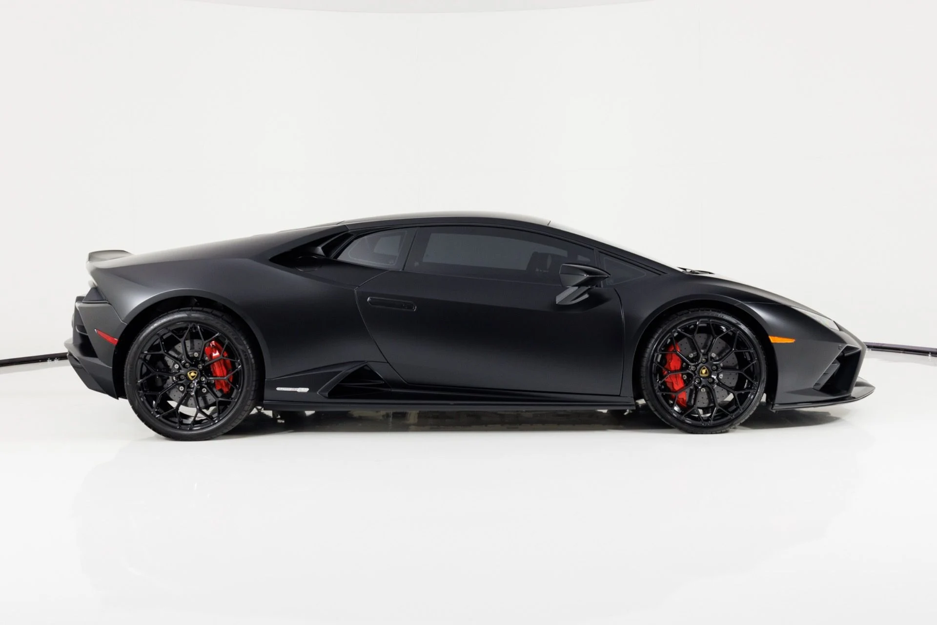 mph001_3570584283_Used_2023_Lamborghini_Huracan_EVO_1790005613_9204cf7dee