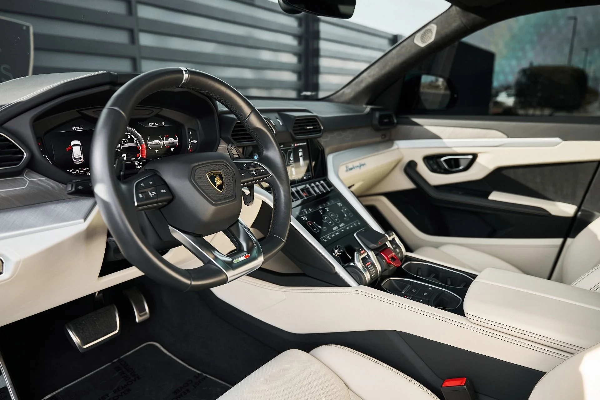 mph001_359618093_Used_2021_Lamborghini_Urus_1771117219_524fa0a487