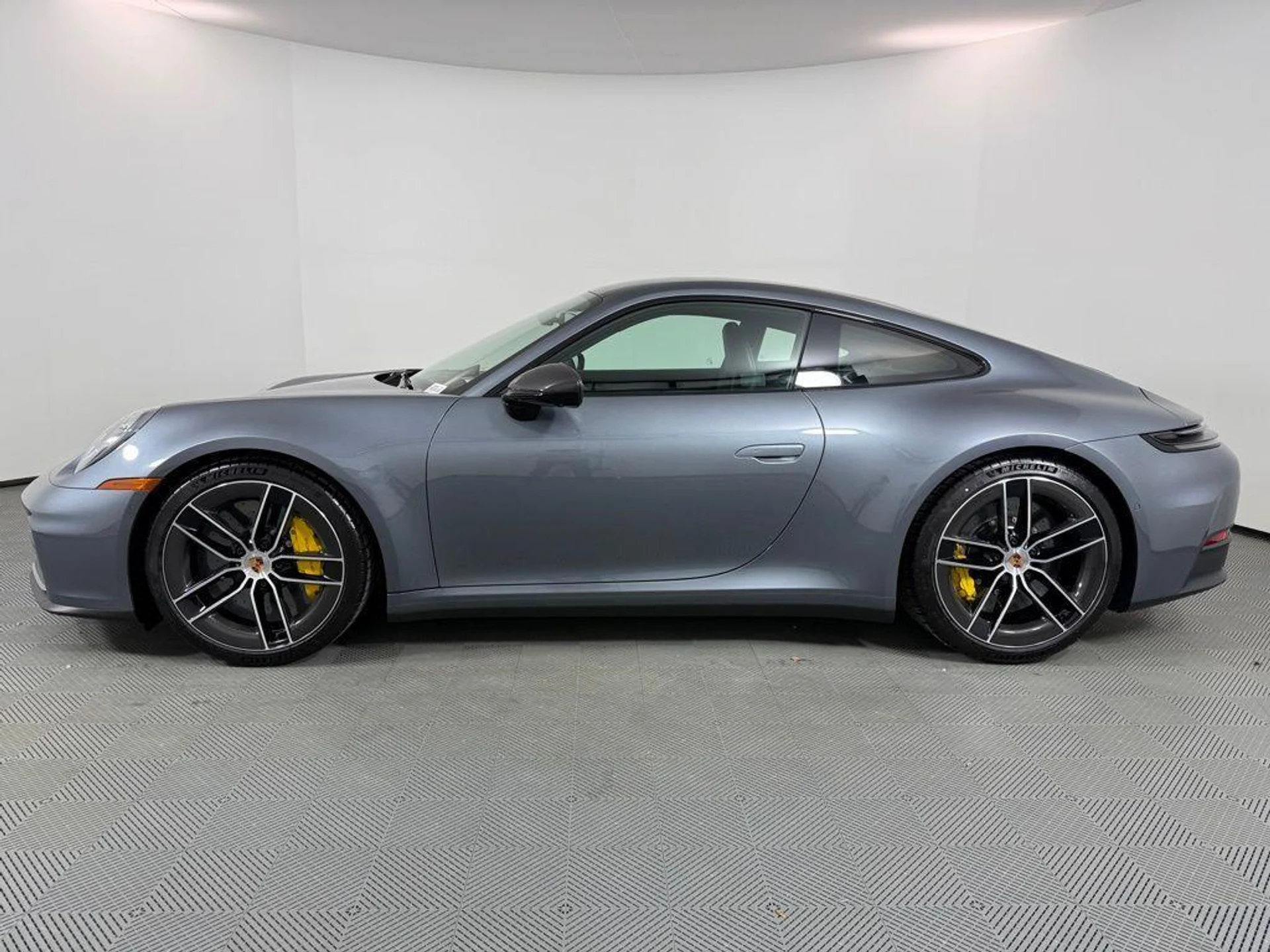 mph001_3608527313_g_MN_Sq_DOZ_Erm_Tmr_Rqoxhm_D_Ux3_Et_E_43b8477ec6