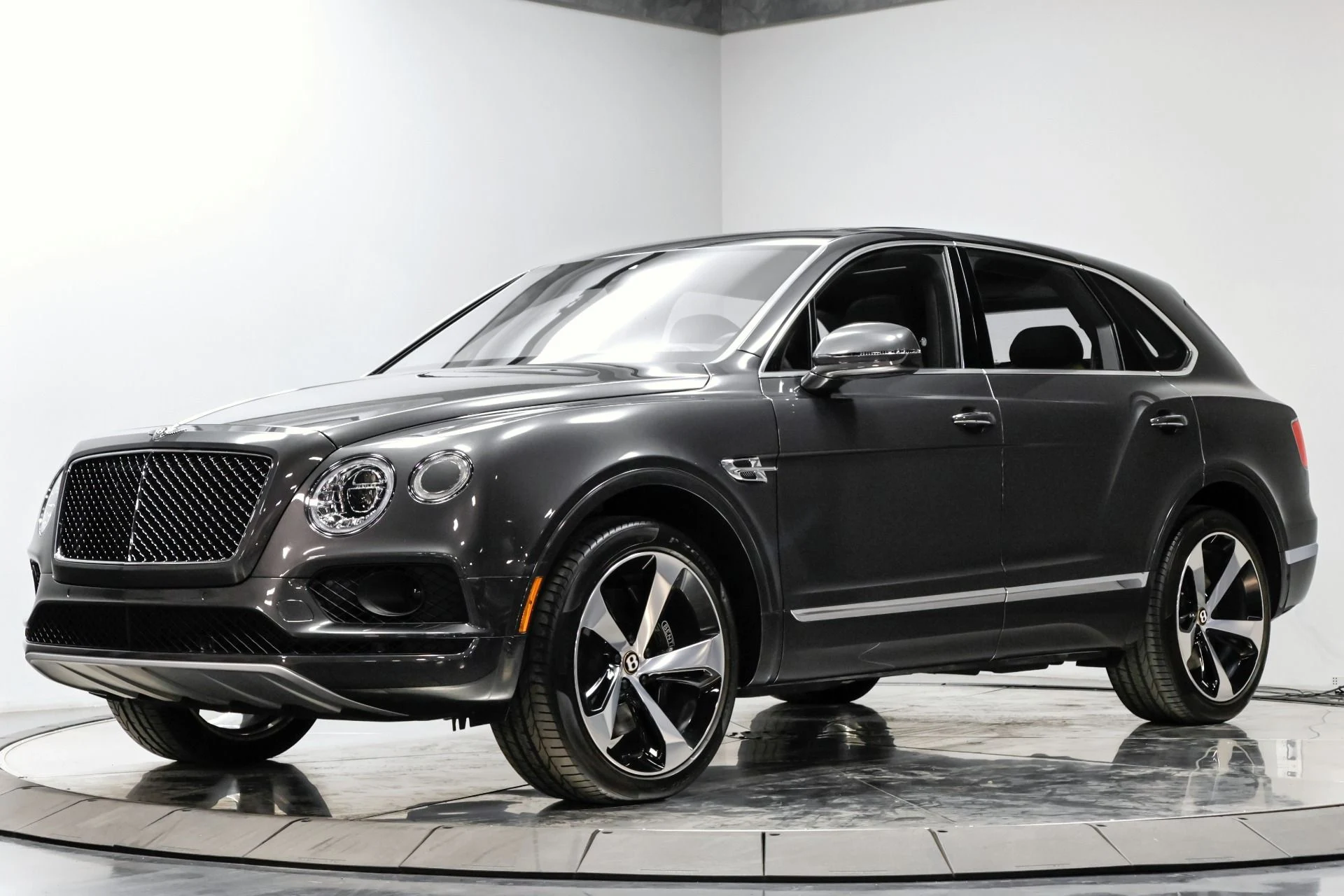 mph001_360950375_Used_2020_Bentley_Bentayga_V8_1761665064_95d51f6eee