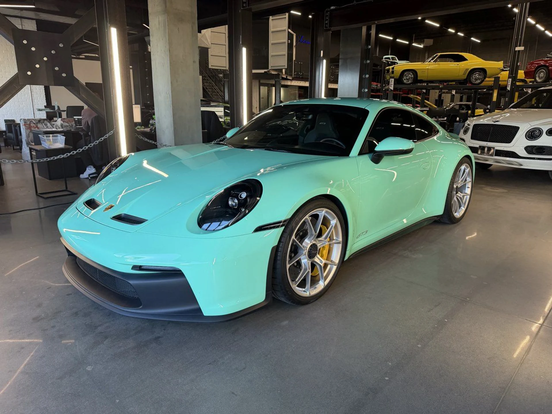 mph001_361361029_porsche_911_2022_36601196e2