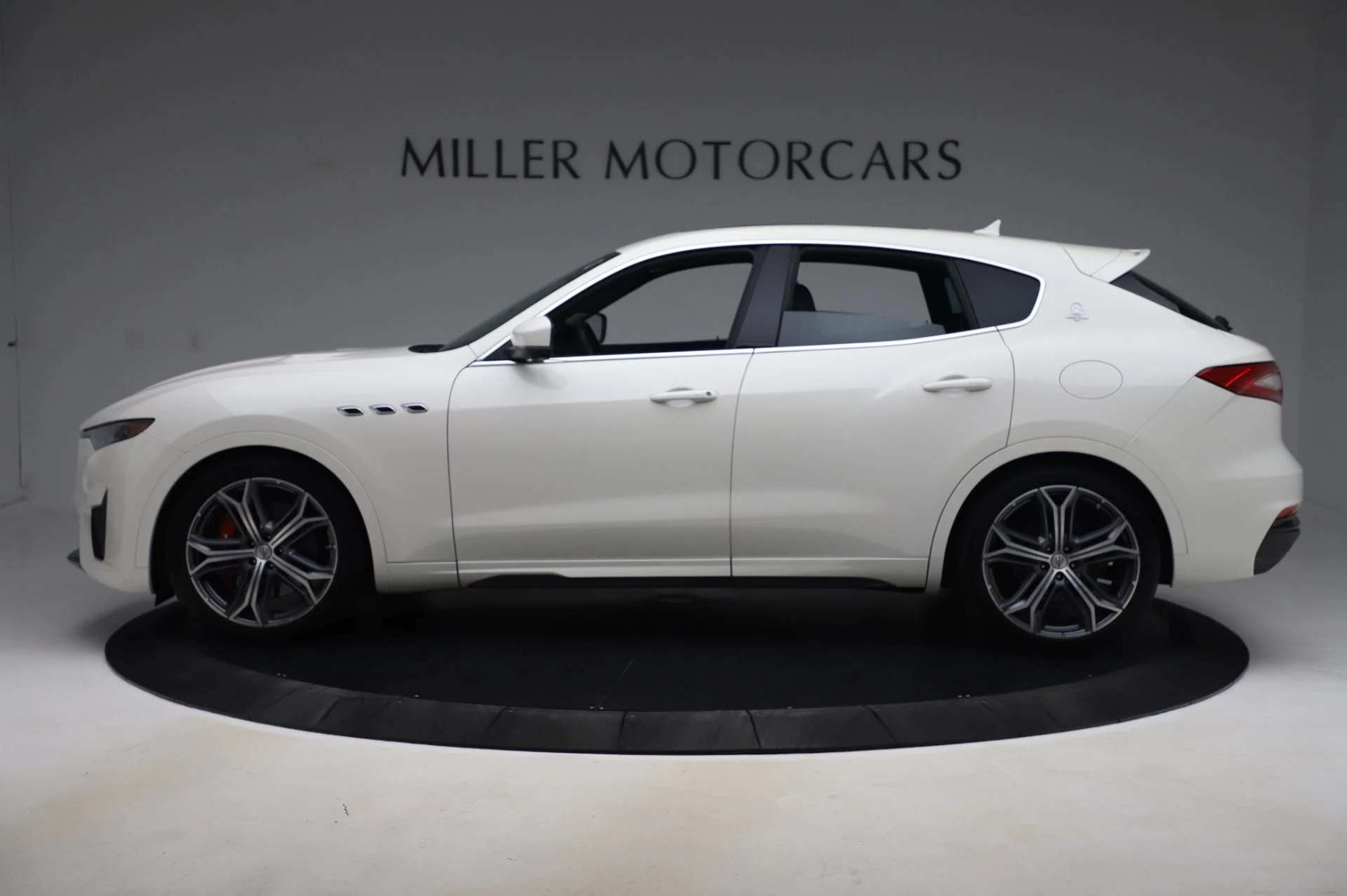 mph001_3617910499_Used_2019_Maserati_Levante_Trofeo_1783628754_1a51474034